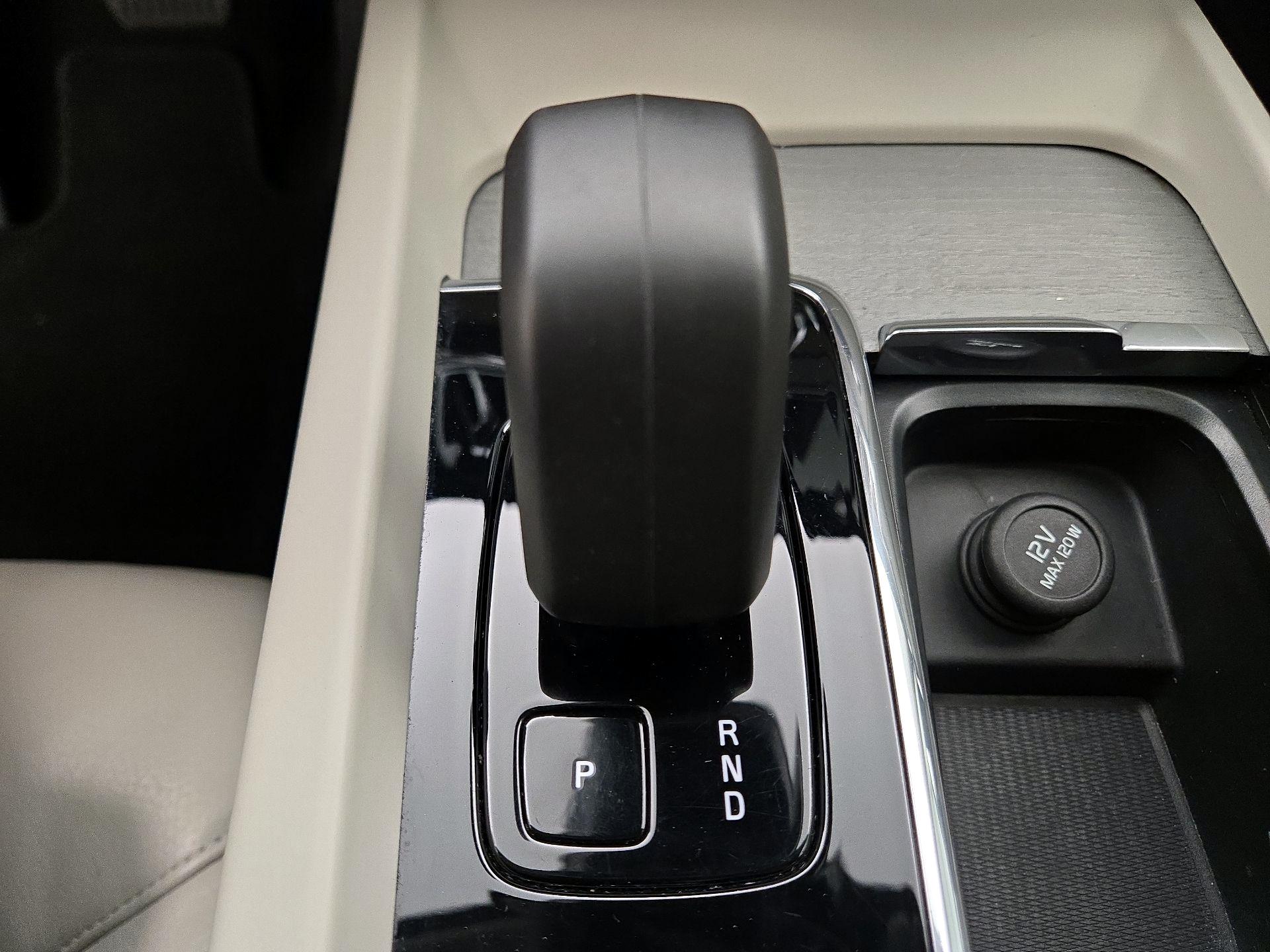 Thumbnail: 2024 Volvo S60 - 18