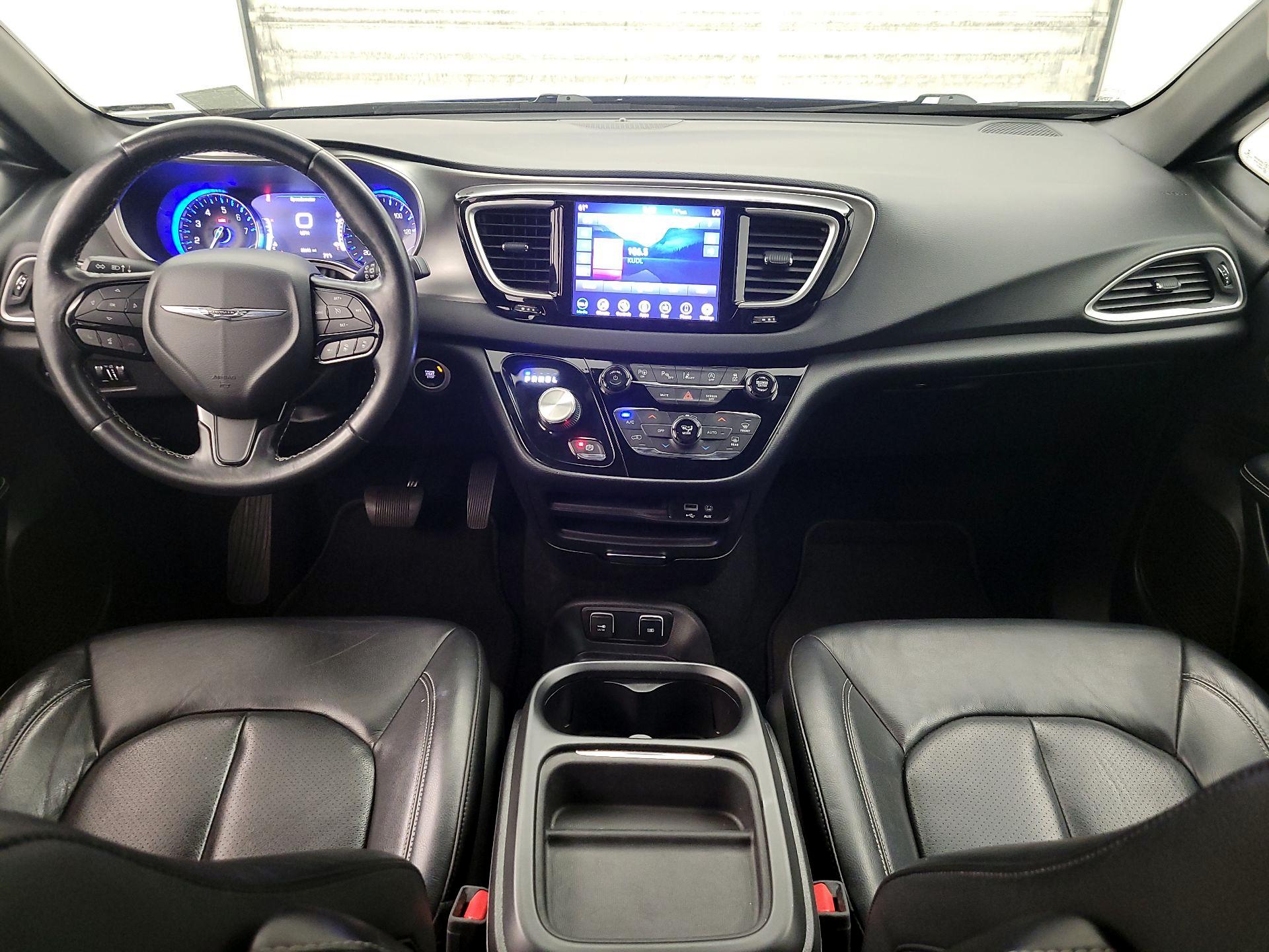 Thumbnail: 2020 Chrysler Pacifica - 9