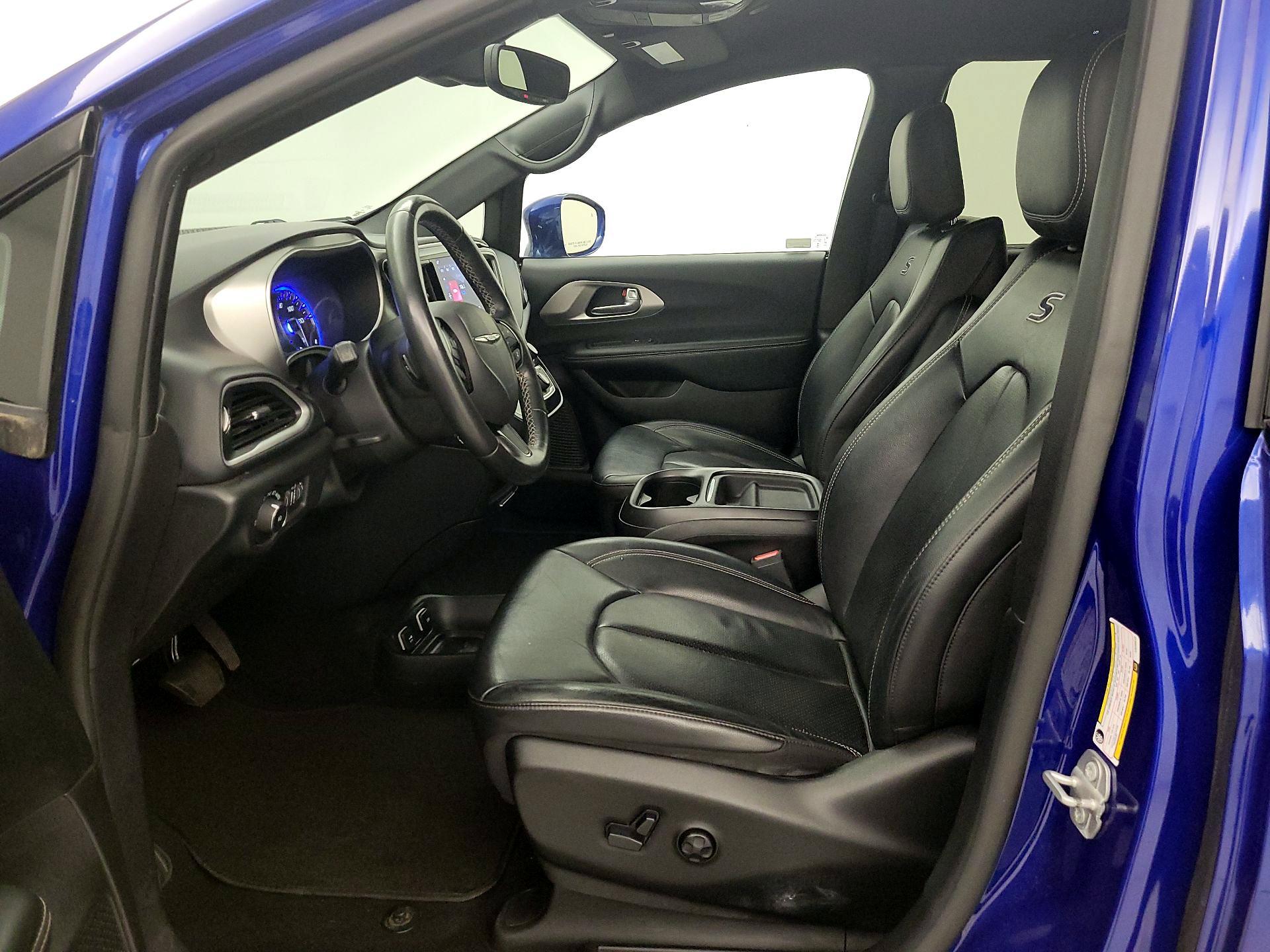 Thumbnail: 2020 Chrysler Pacifica - 11