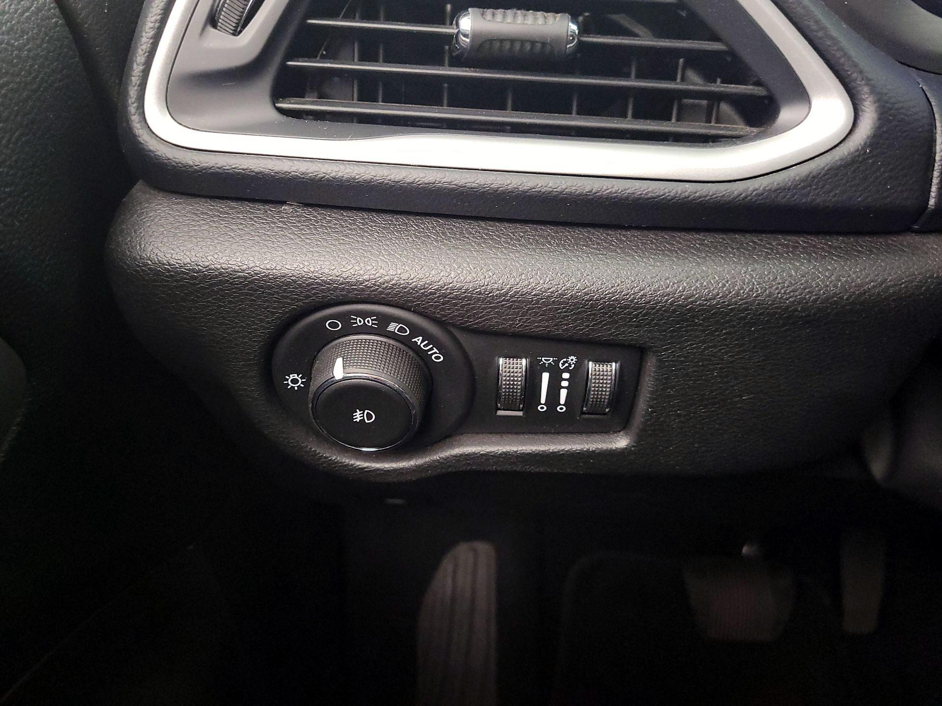 Thumbnail: 2020 Chrysler Pacifica - 13