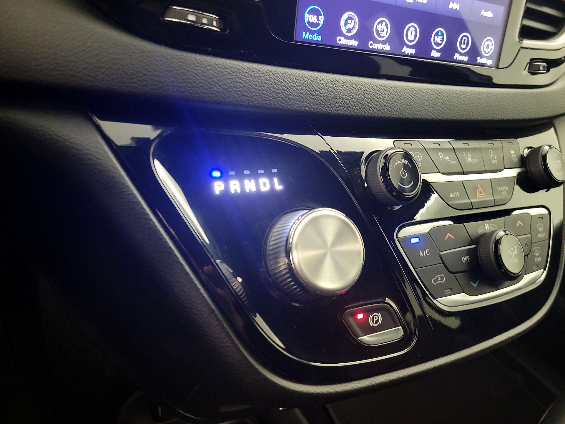 Thumbnail: 2020 Chrysler Pacifica - 18