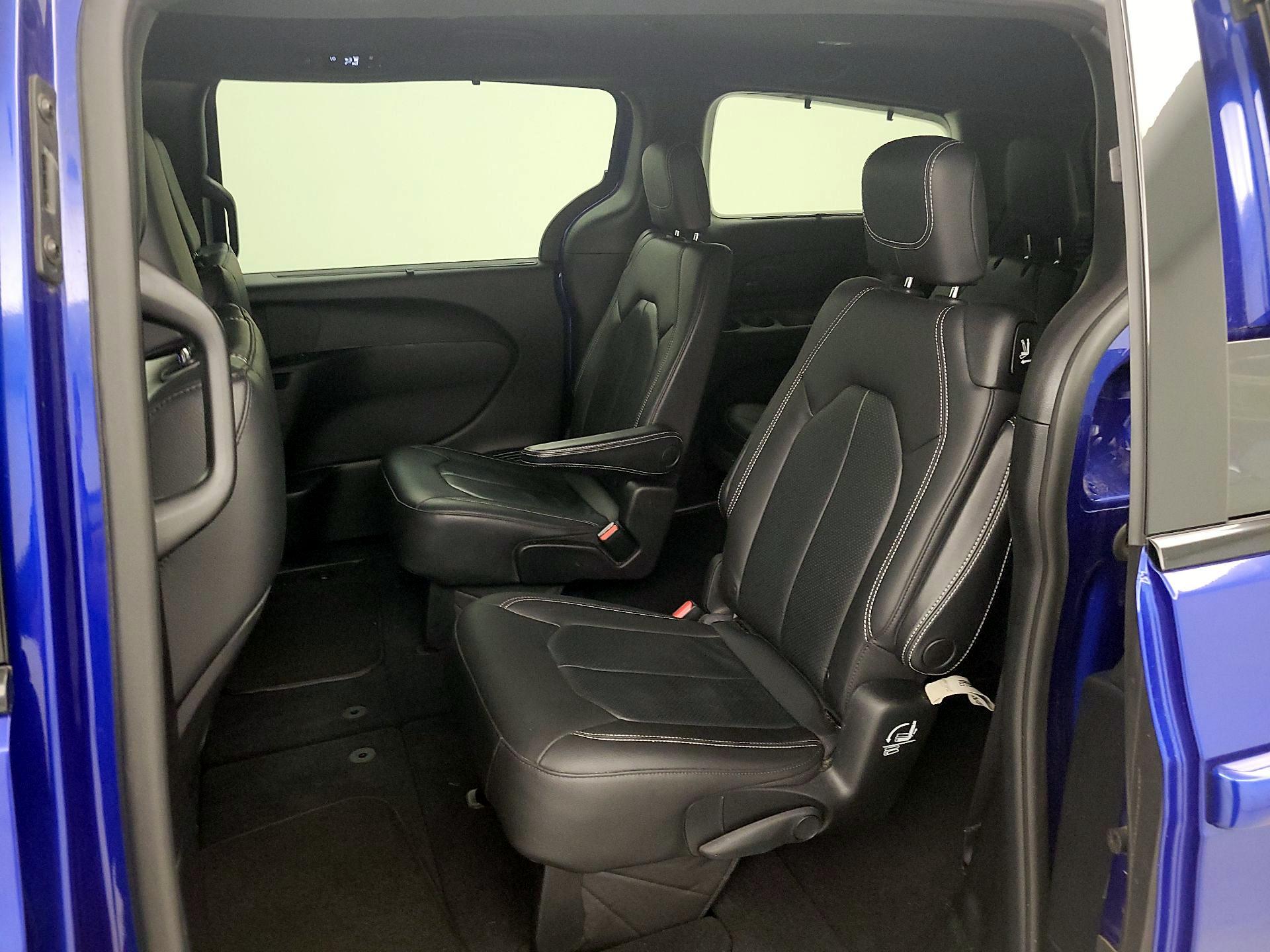 Thumbnail: 2020 Chrysler Pacifica - 20