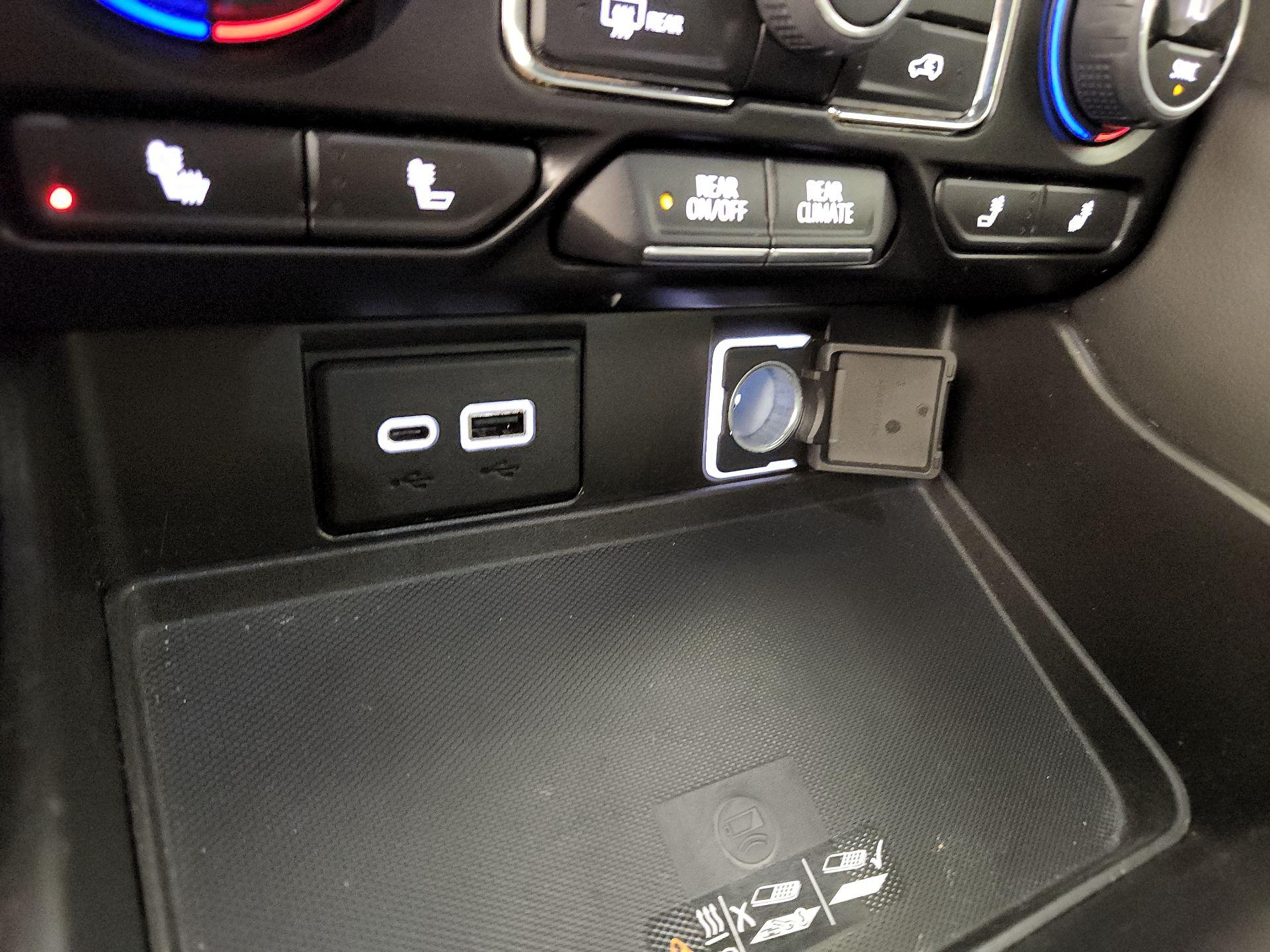 Thumbnail: 2022 Chevrolet Tahoe - 18