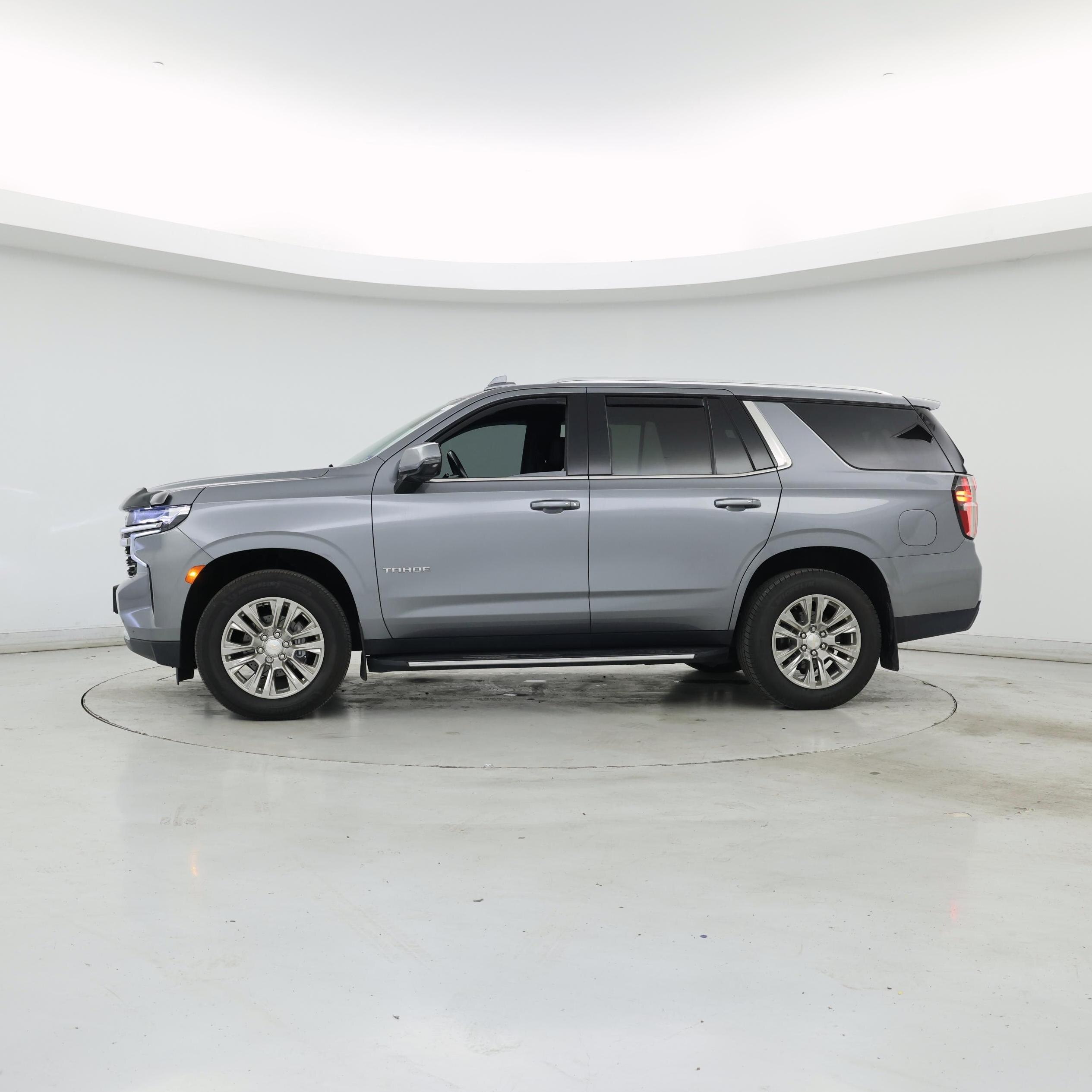 Thumbnail: 2022 Chevrolet Tahoe - 3