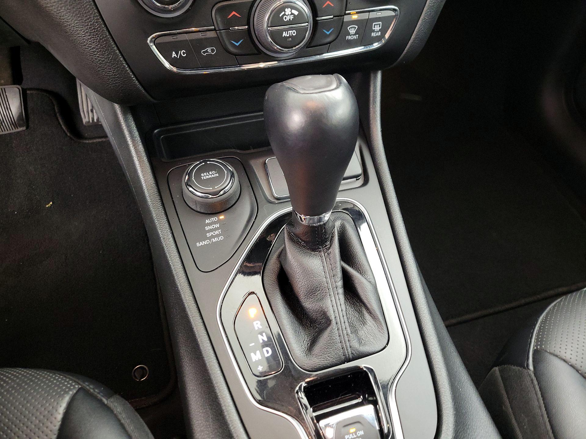 Thumbnail: 2023 Jeep Cherokee - 18