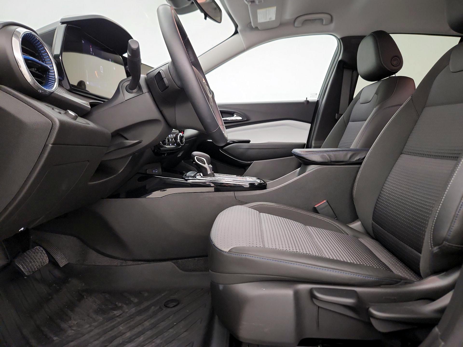 Thumbnail: 2025 Chevrolet Trax - 11