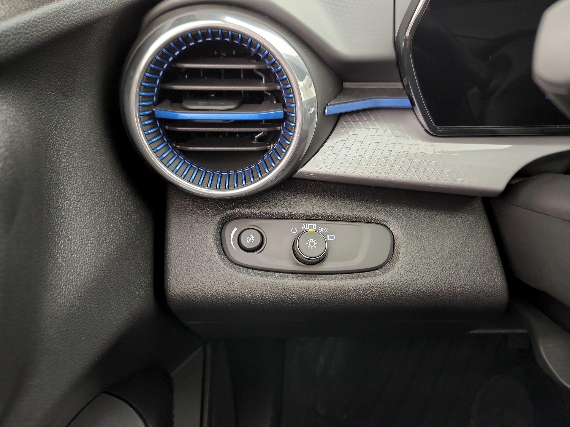 Thumbnail: 2025 Chevrolet Trax - 13