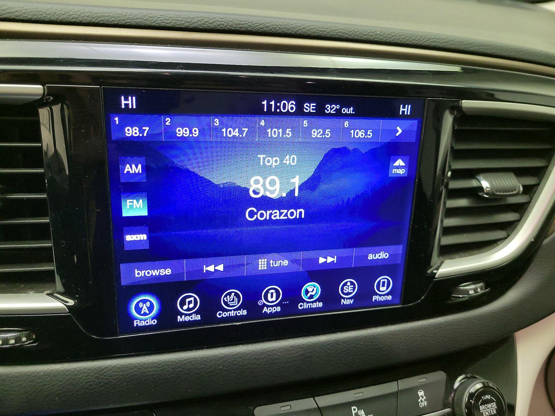 Thumbnail: 2017 Chrysler Pacifica - 16