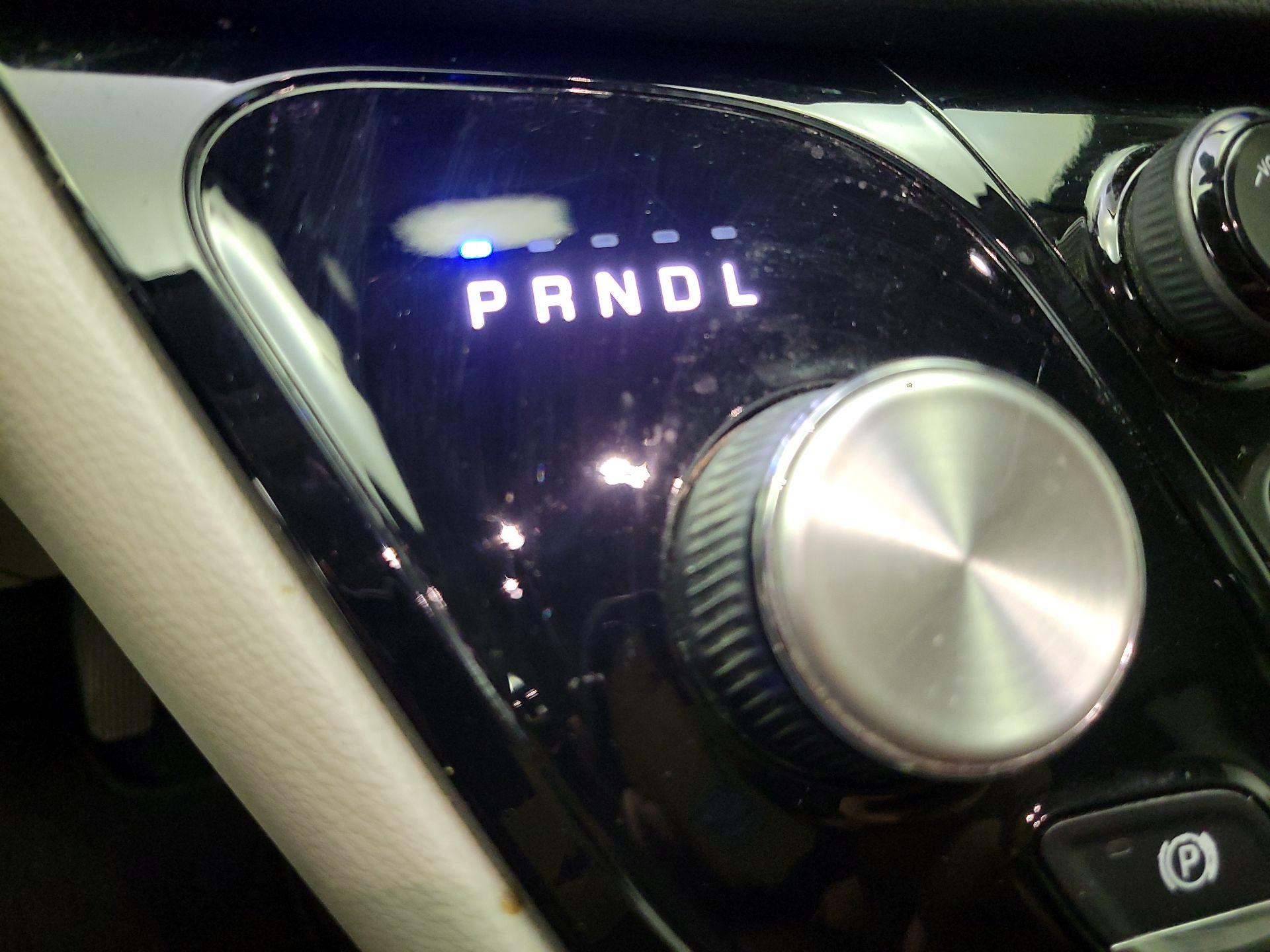 Thumbnail: 2017 Chrysler Pacifica - 18