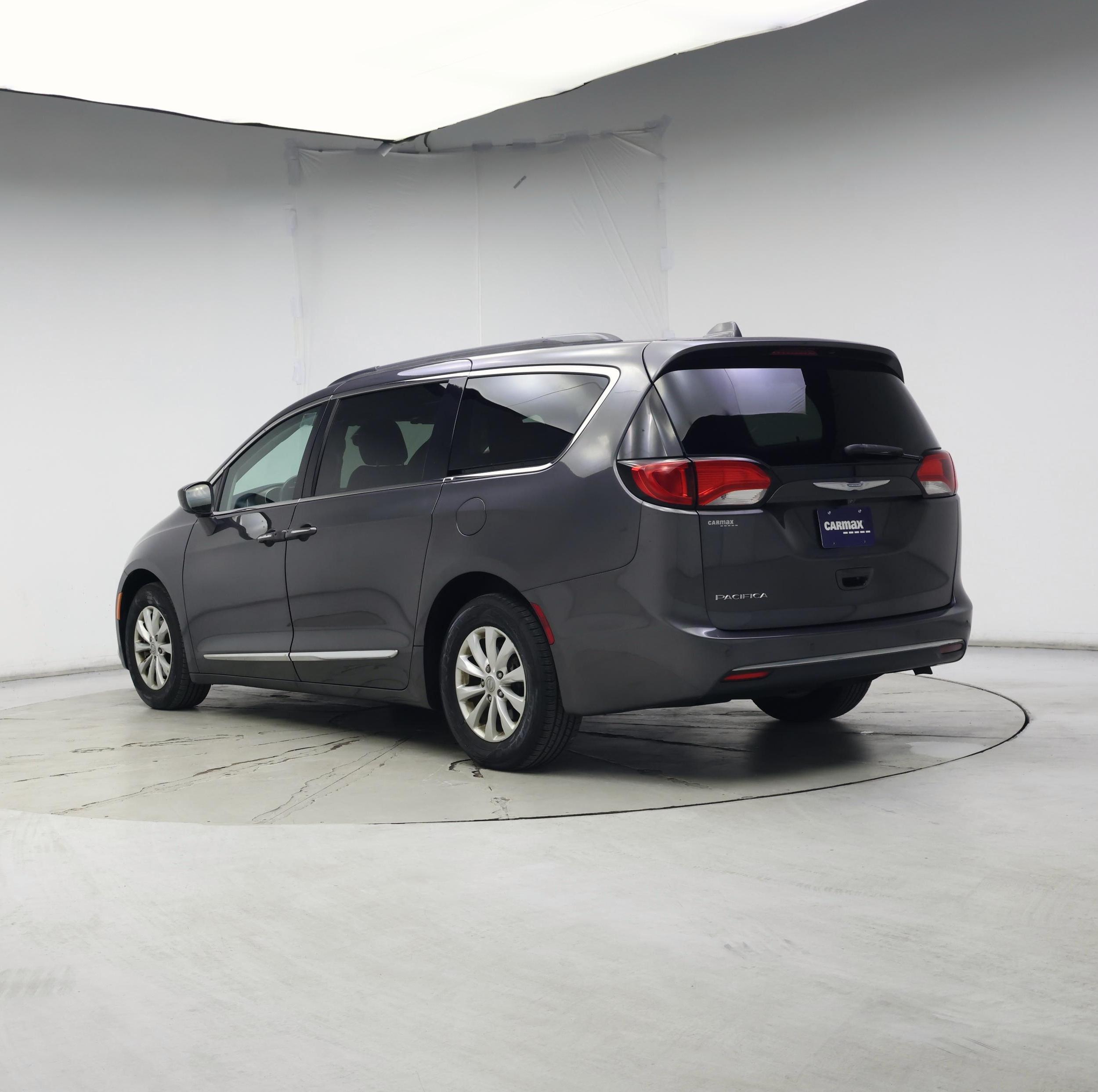 Thumbnail: 2017 Chrysler Pacifica - 2