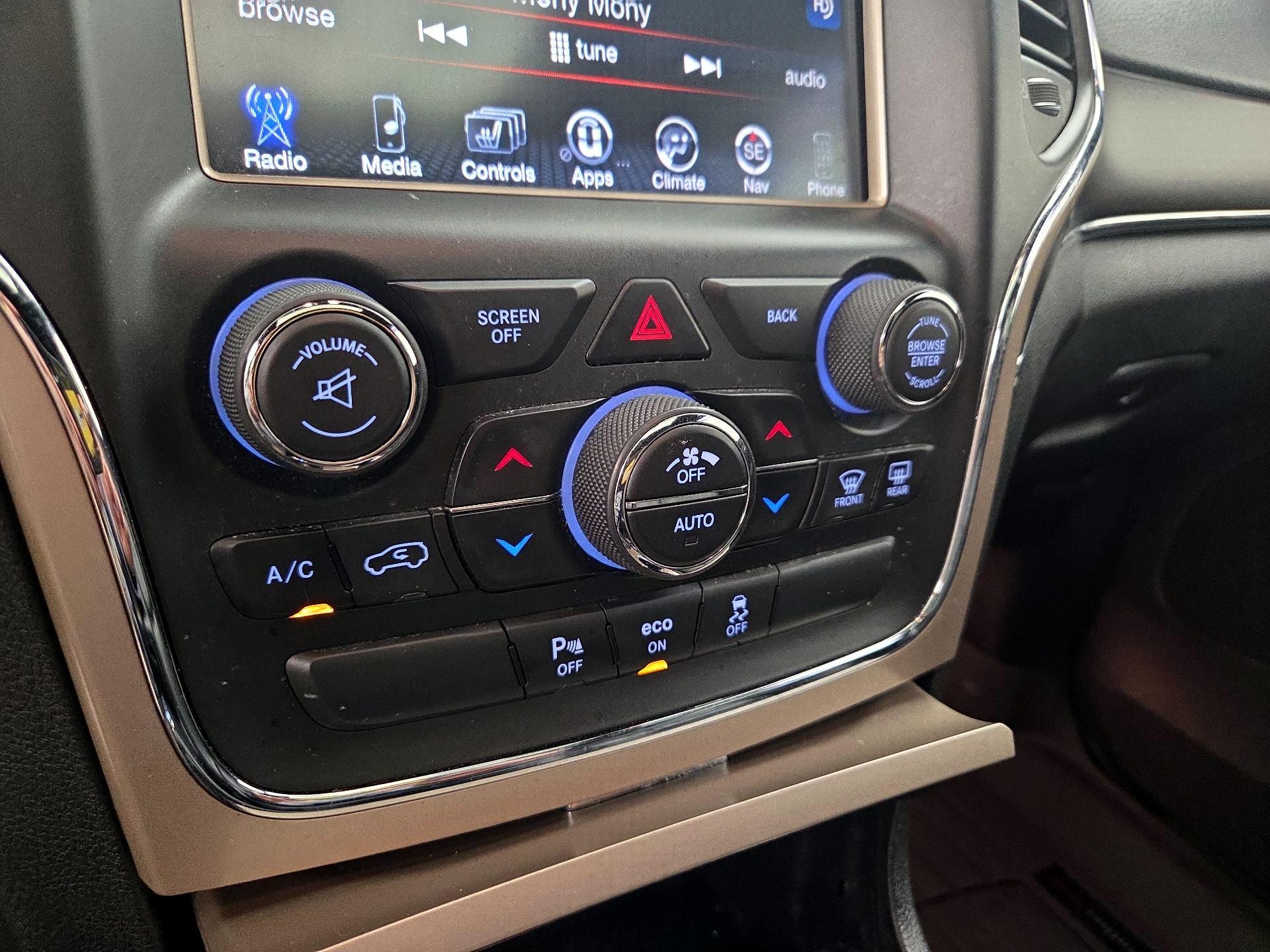 Thumbnail: 2014 Jeep Grand Cherokee - 17