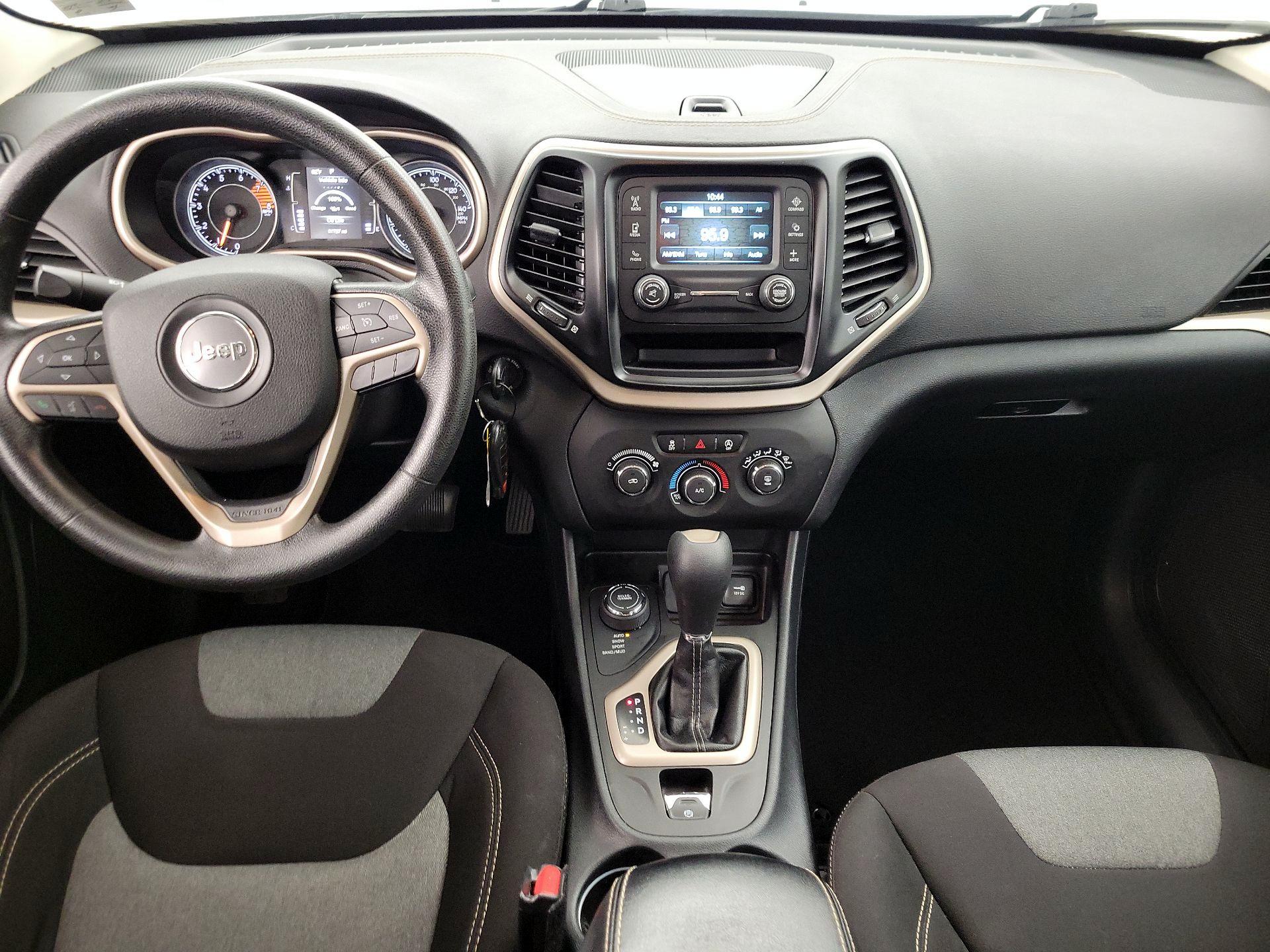 Thumbnail: 2016 Jeep Cherokee - 9