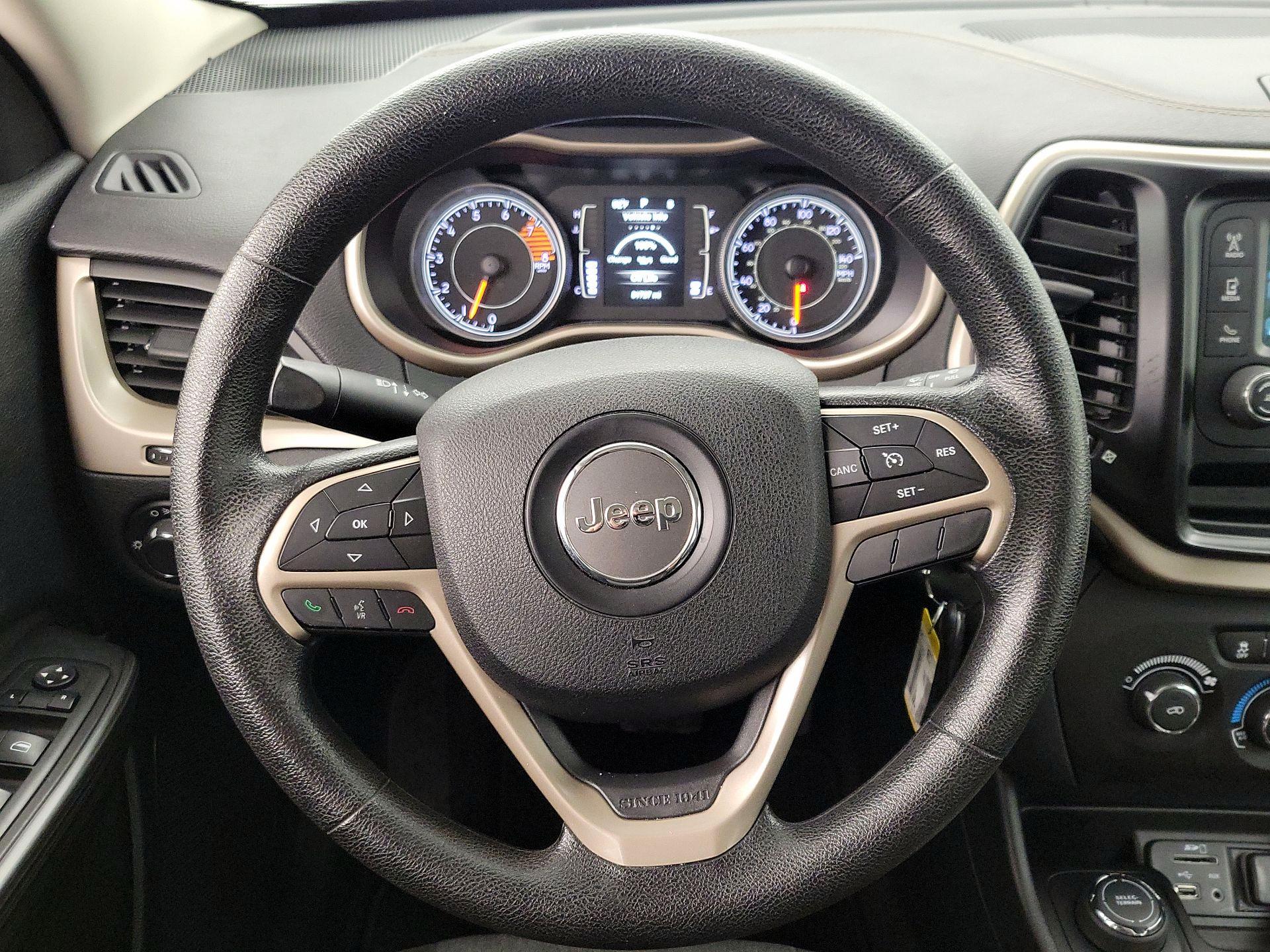 Thumbnail: 2016 Jeep Cherokee - 10