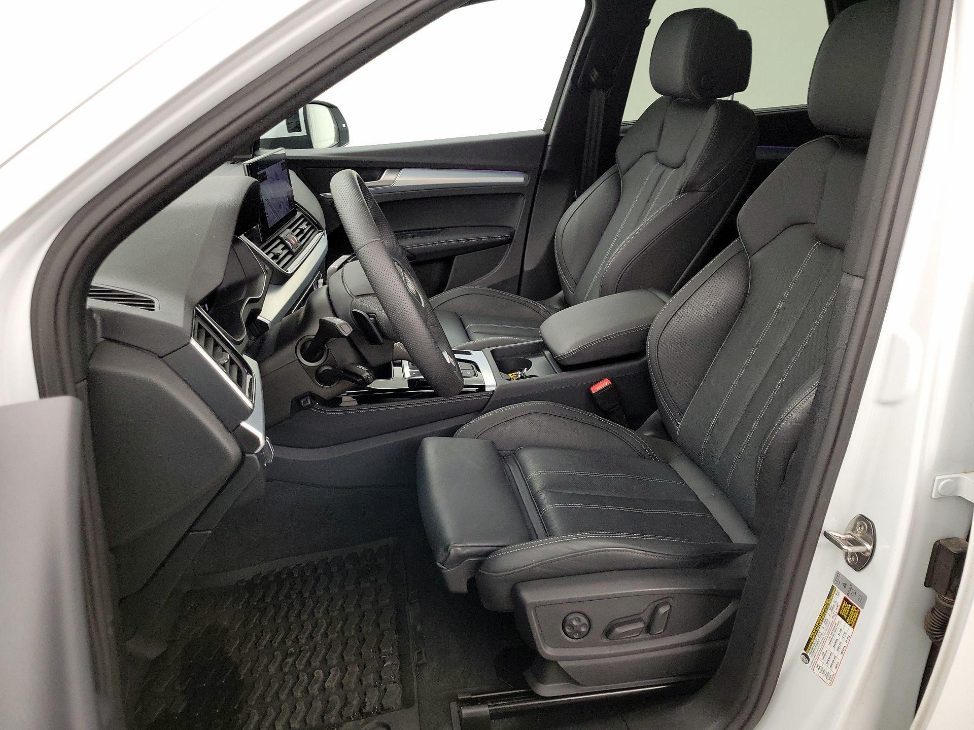 Thumbnail: 2025 Audi Q5 - 11