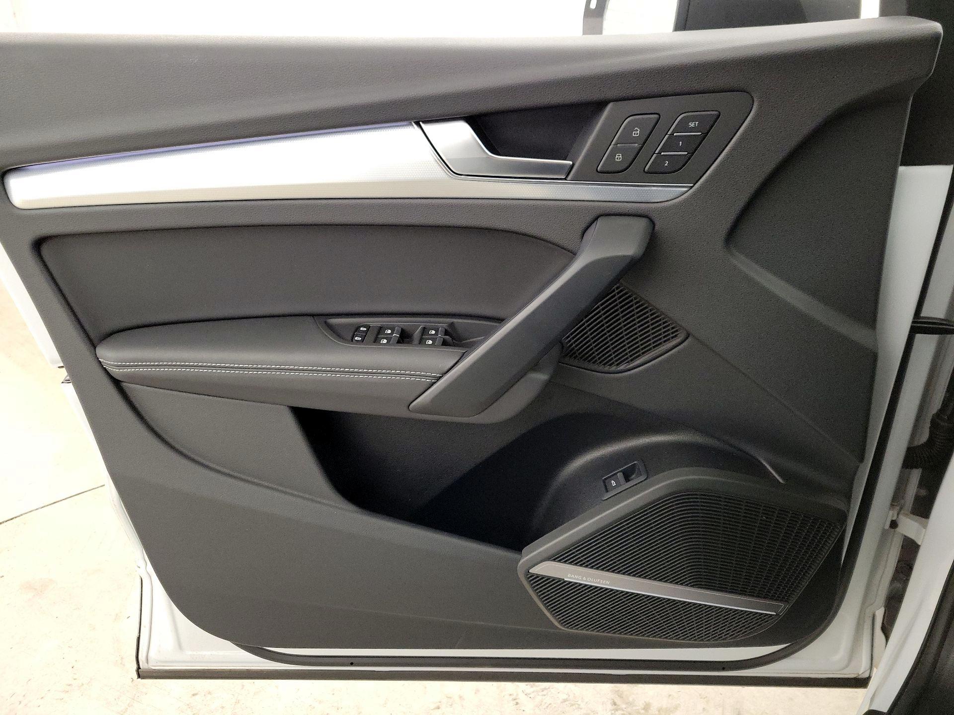 Thumbnail: 2025 Audi Q5 - 12