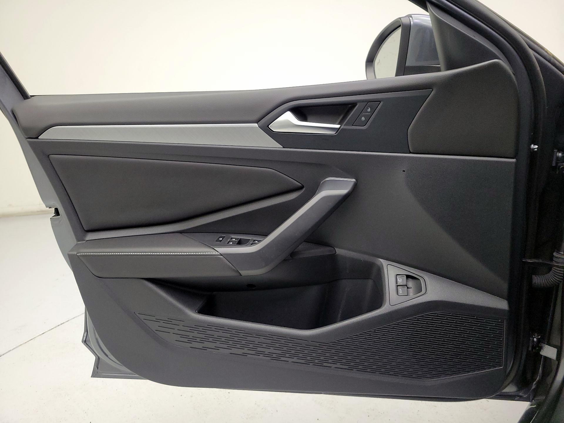 Thumbnail: 2024 Volkswagen Jetta - 10