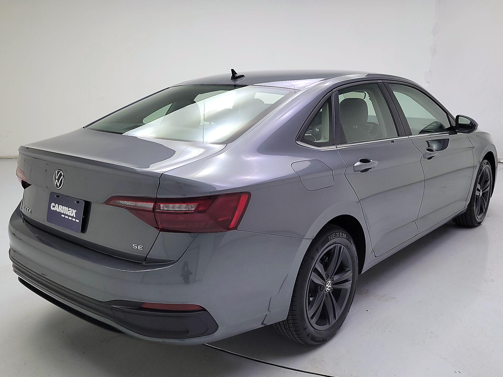 Thumbnail: 2024 Volkswagen Jetta - 5