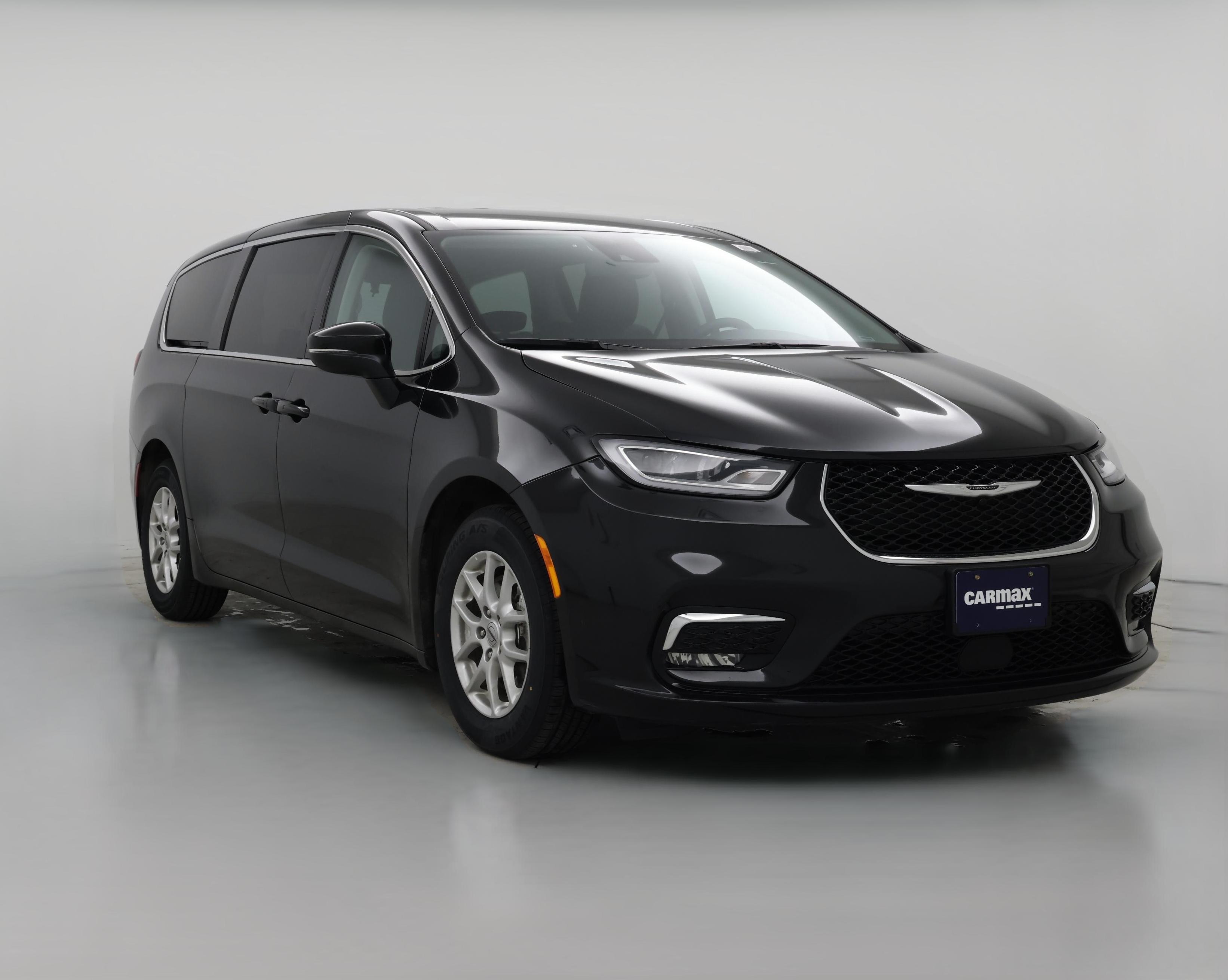 Thumbnail: 2023 Chrysler Pacifica - 1