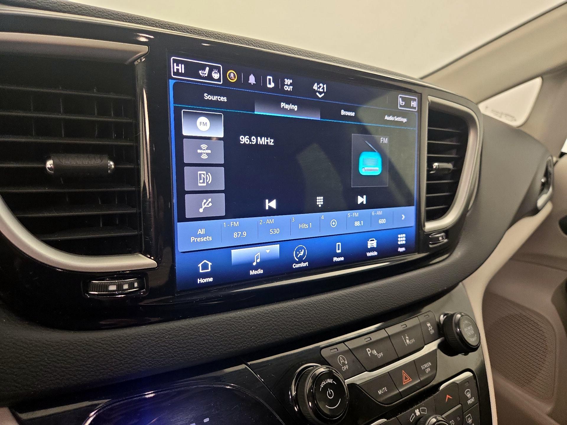 Thumbnail: 2023 Chrysler Pacifica - 15