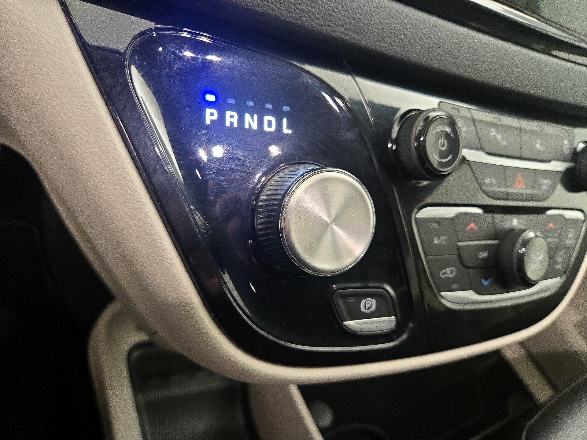 Thumbnail: 2023 Chrysler Pacifica - 17