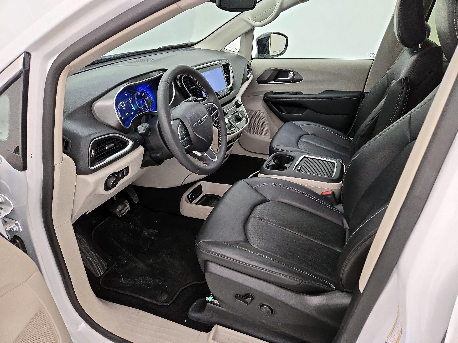 Thumbnail: 2024 Chrysler Pacifica - 11