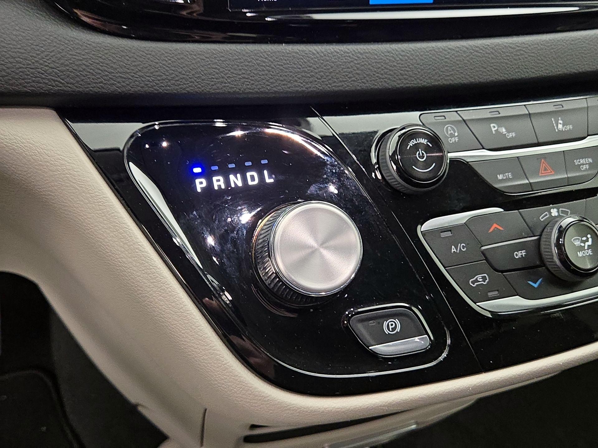 Thumbnail: 2024 Chrysler Pacifica - 17