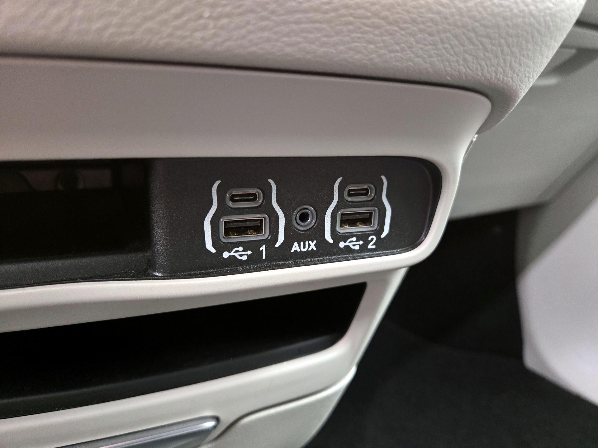 Thumbnail: 2024 Chrysler Pacifica - 18