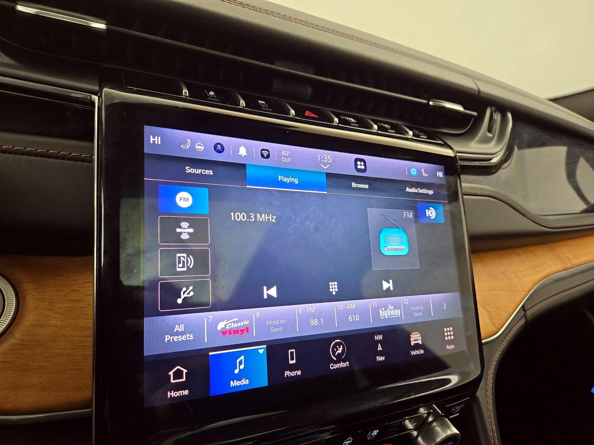 Thumbnail: 2023 Jeep Grand Cherokee L - 16