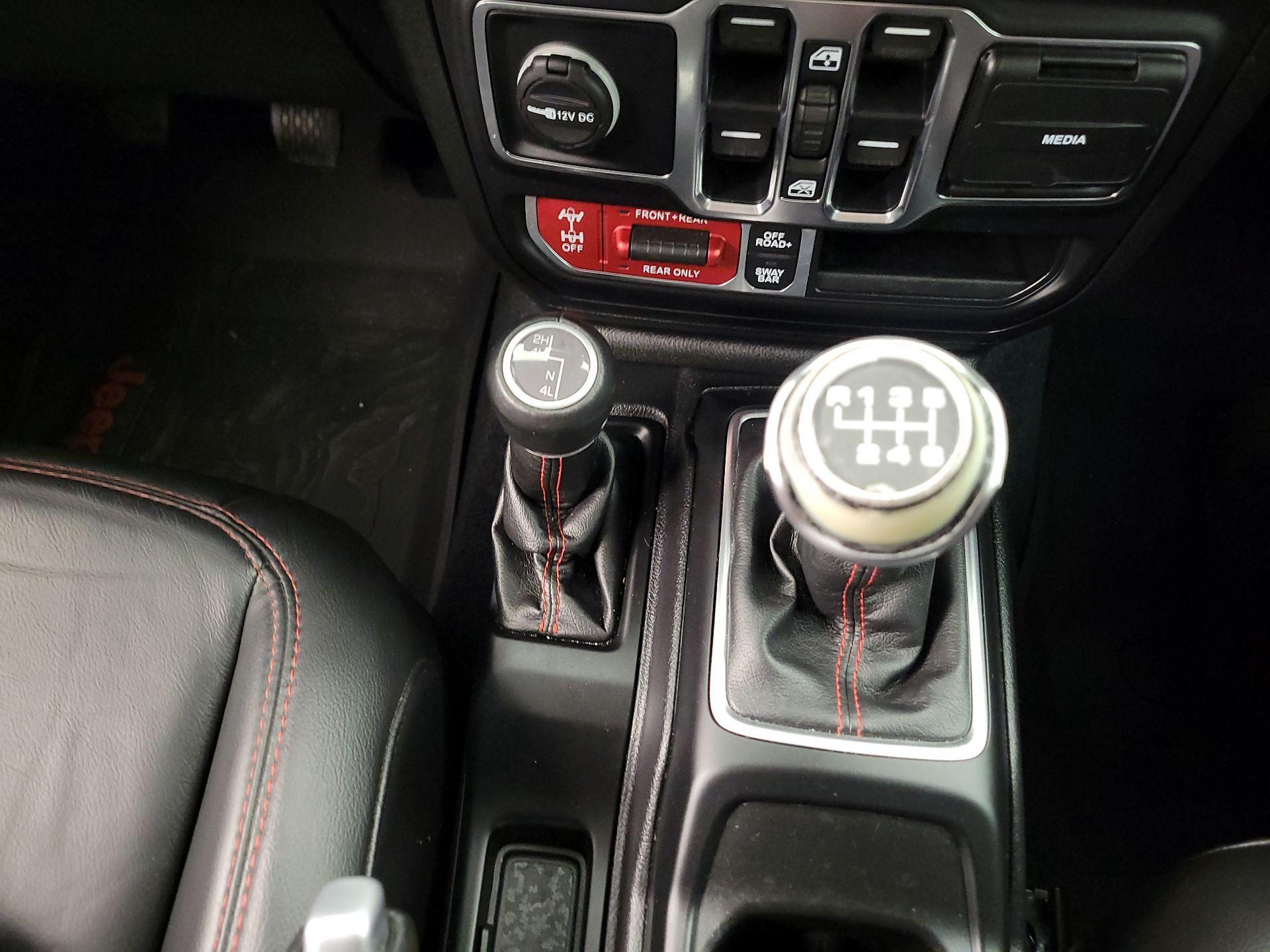 Thumbnail: 2020 Jeep Gladiator - 15