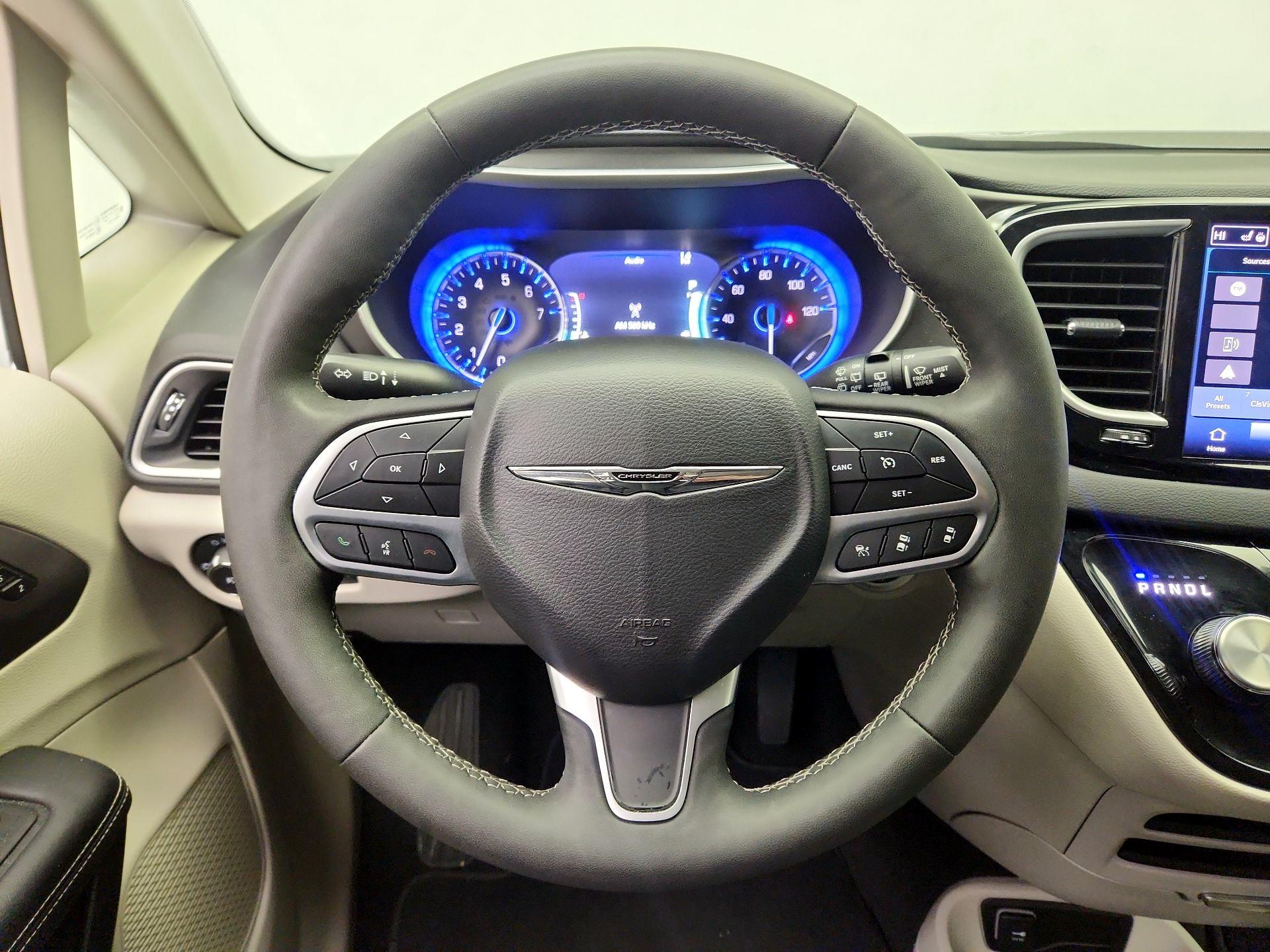 Thumbnail: 2024 Chrysler Pacifica - 10