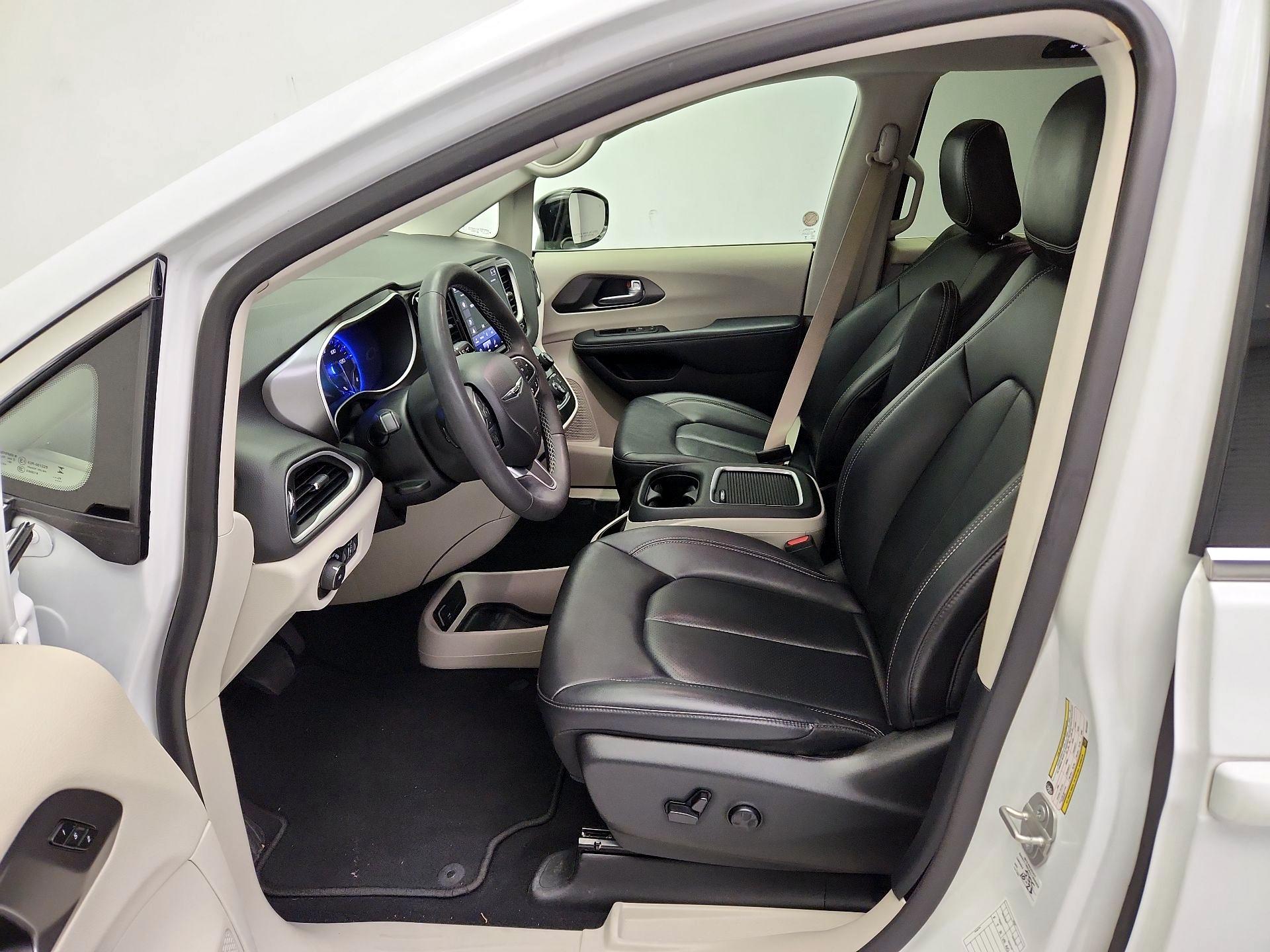 Thumbnail: 2024 Chrysler Pacifica - 11