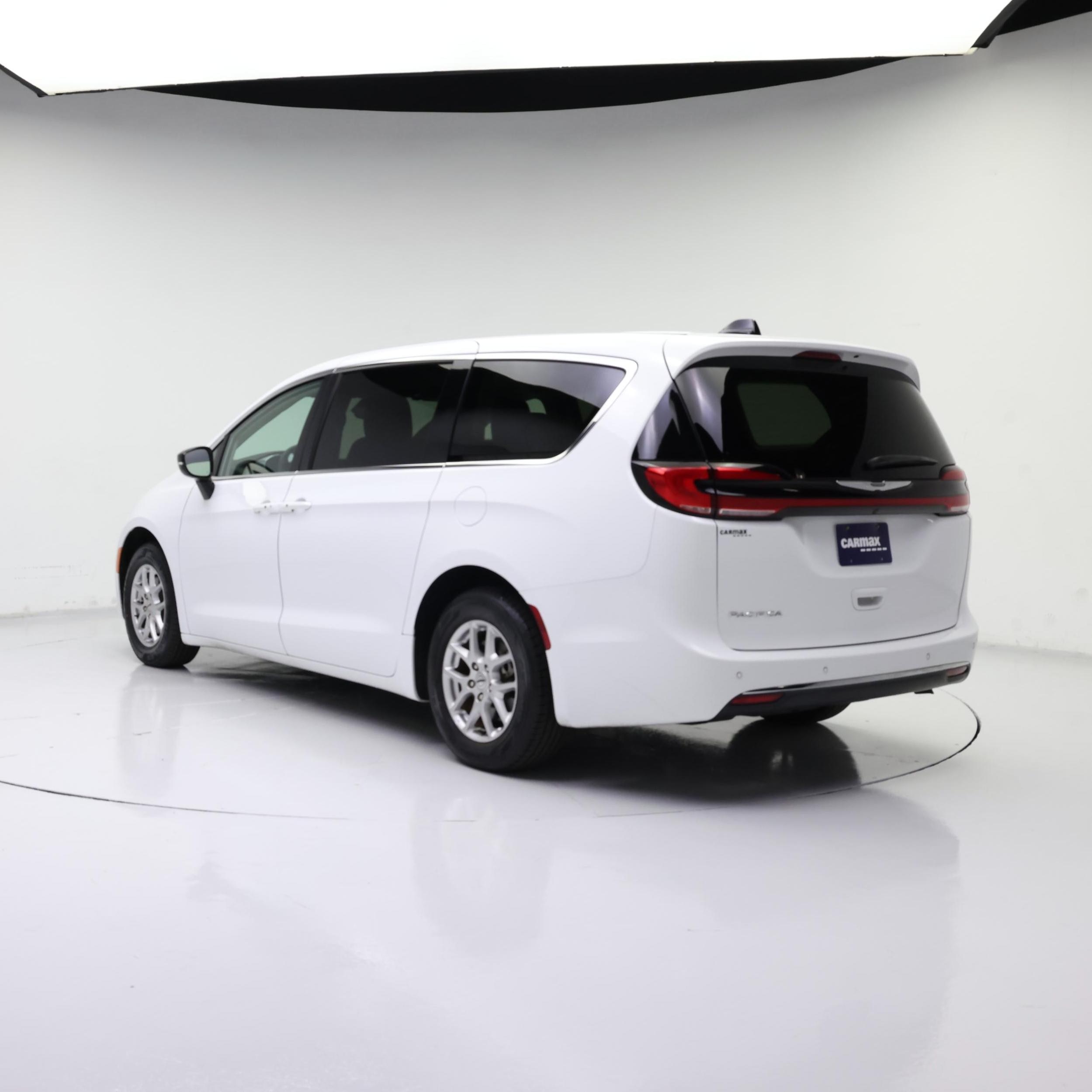 Thumbnail: 2024 Chrysler Pacifica - 2