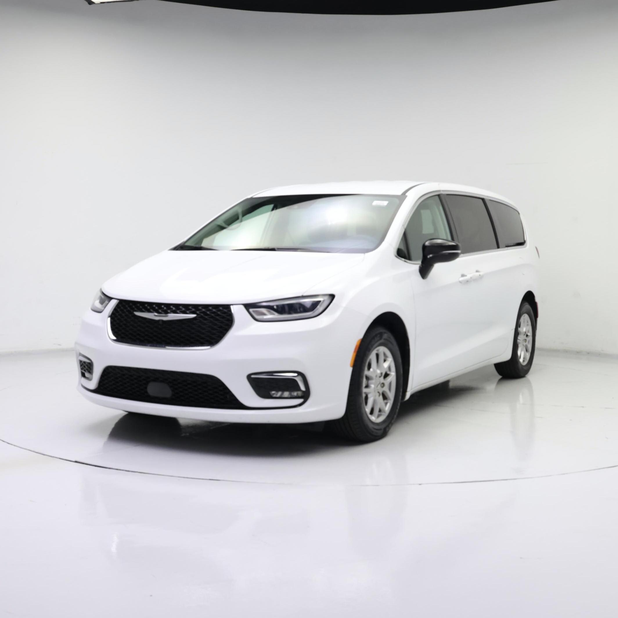 Thumbnail: 2024 Chrysler Pacifica - 4