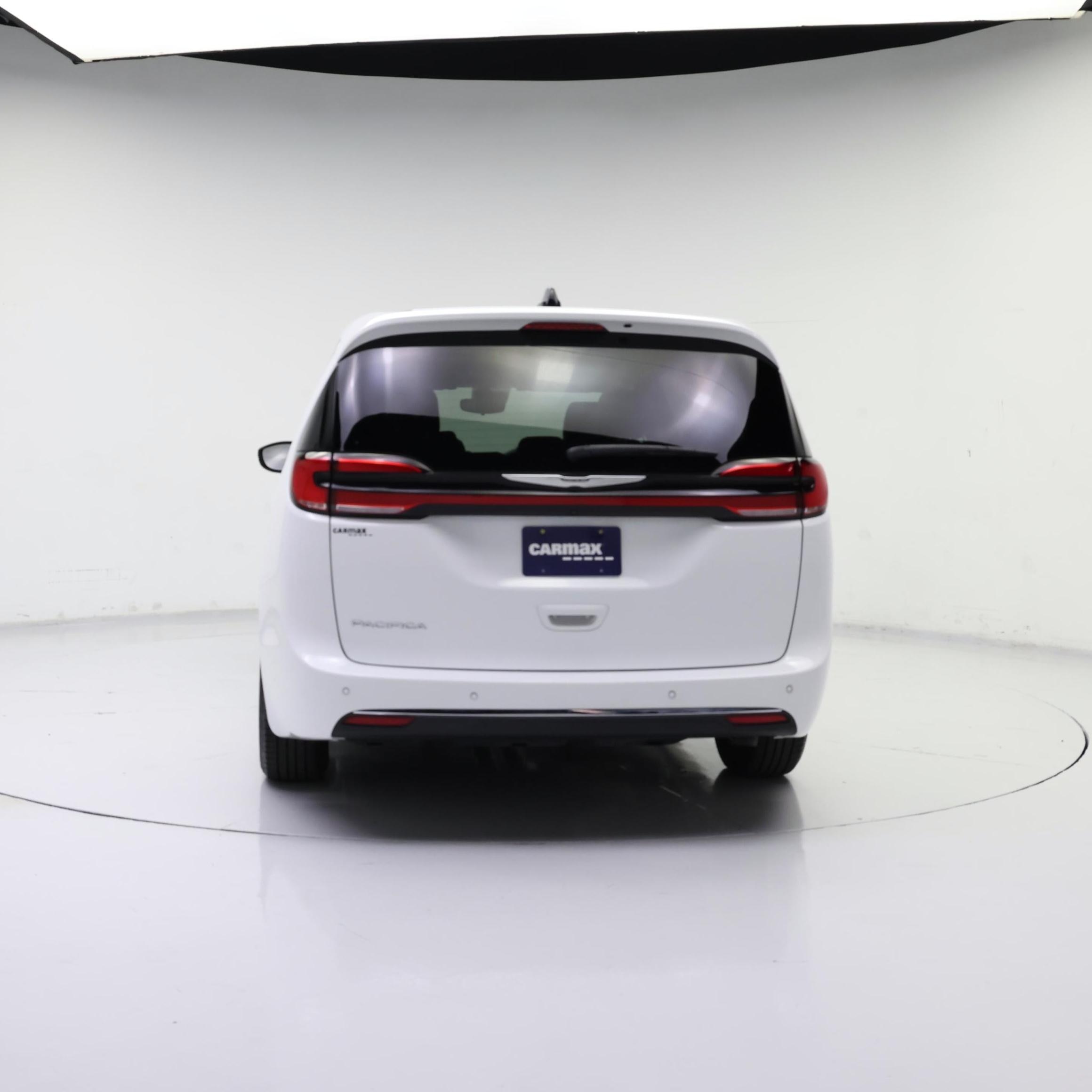 Thumbnail: 2024 Chrysler Pacifica - 6