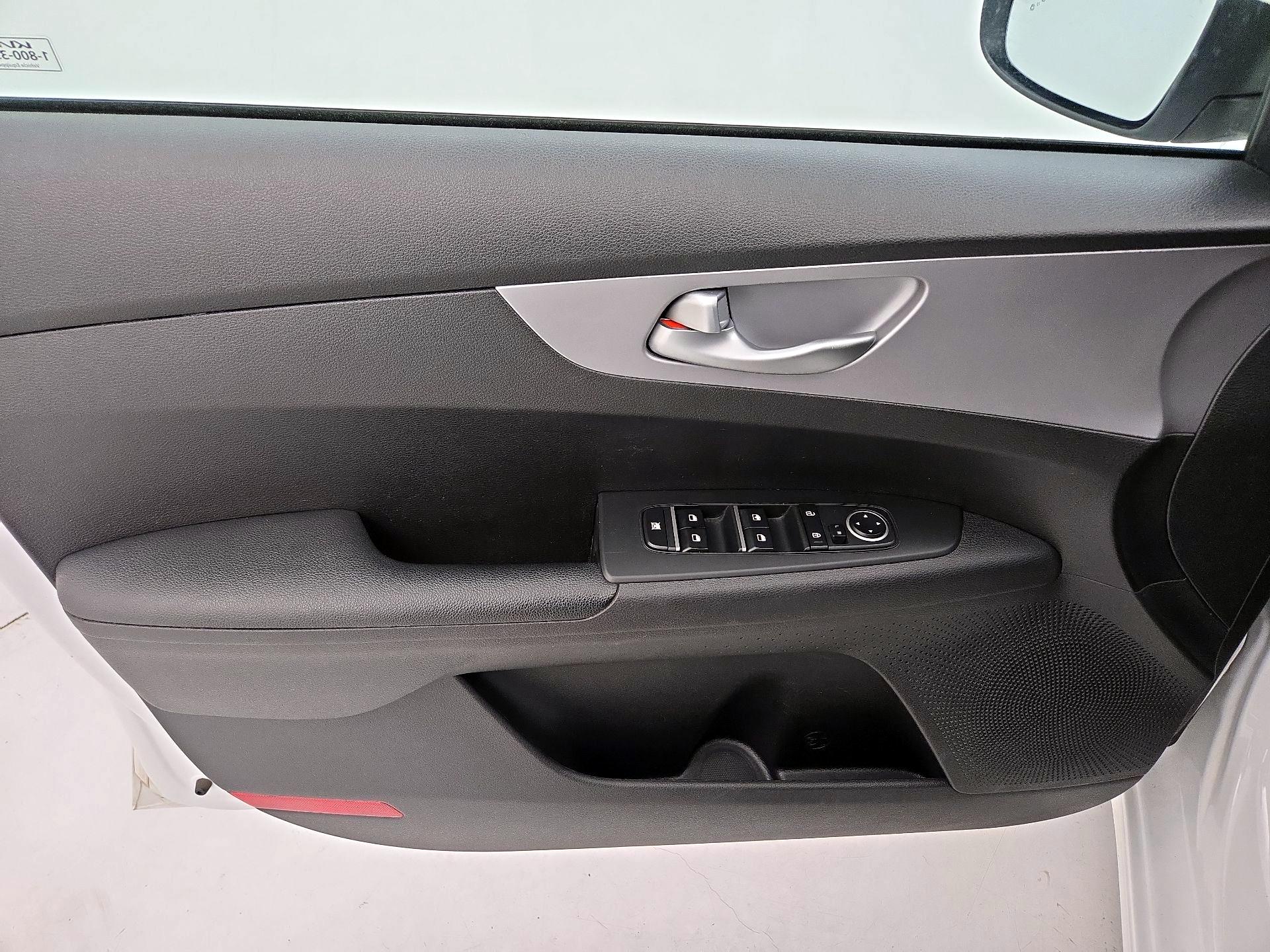 Thumbnail: 2023 Kia Forte - 12