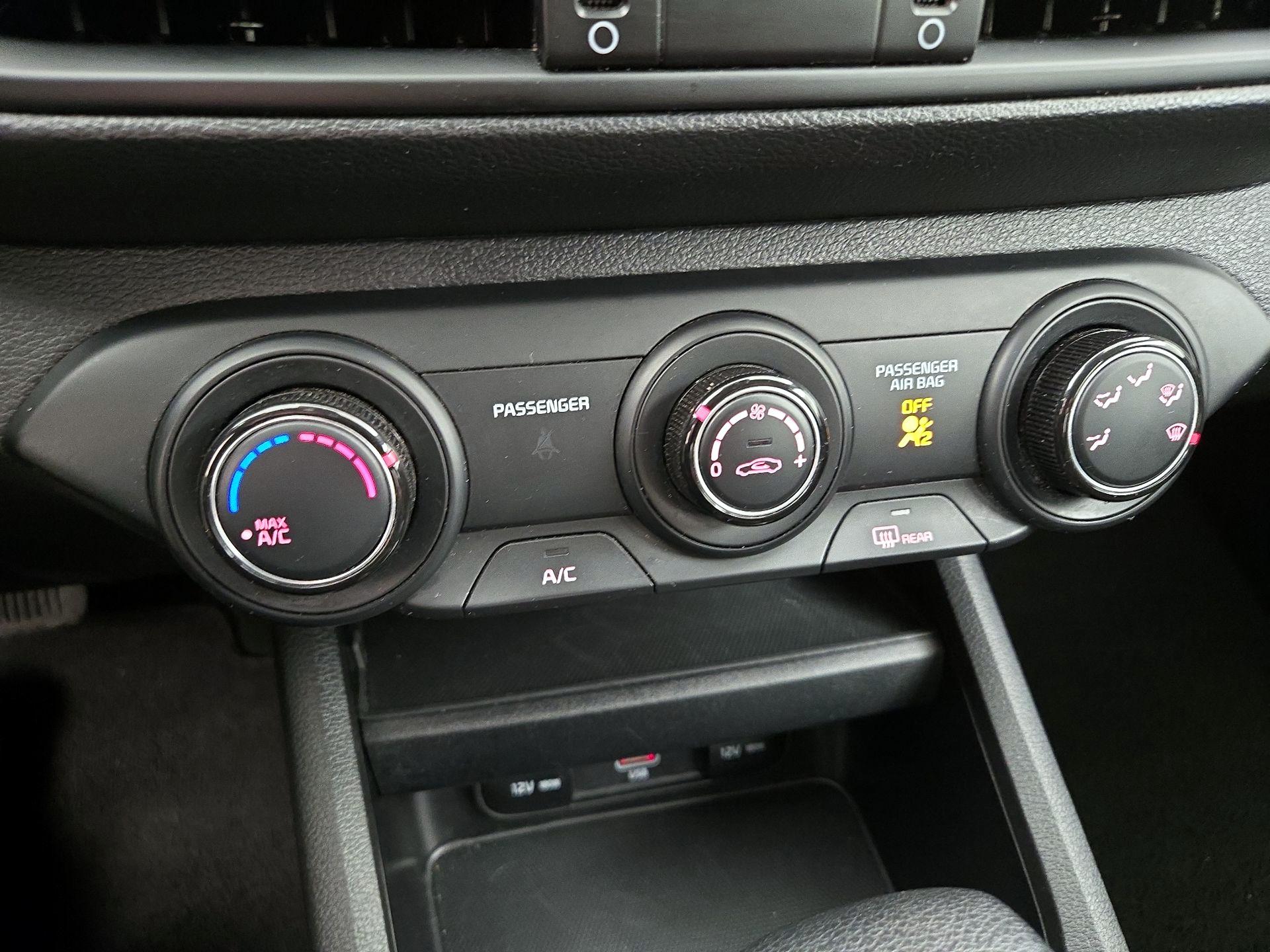 Thumbnail: 2023 Kia Forte - 16