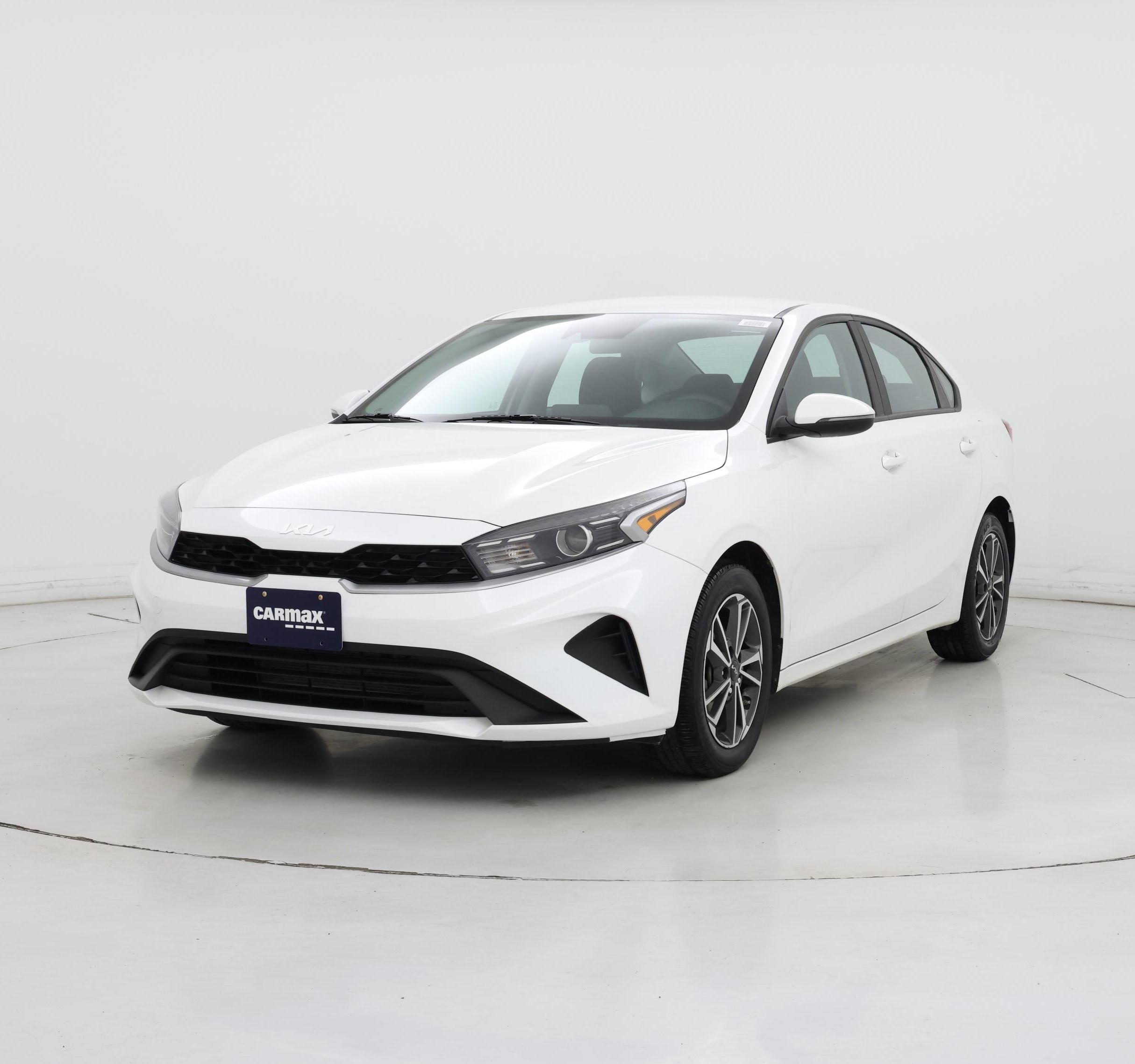 Thumbnail: 2023 Kia Forte - 4