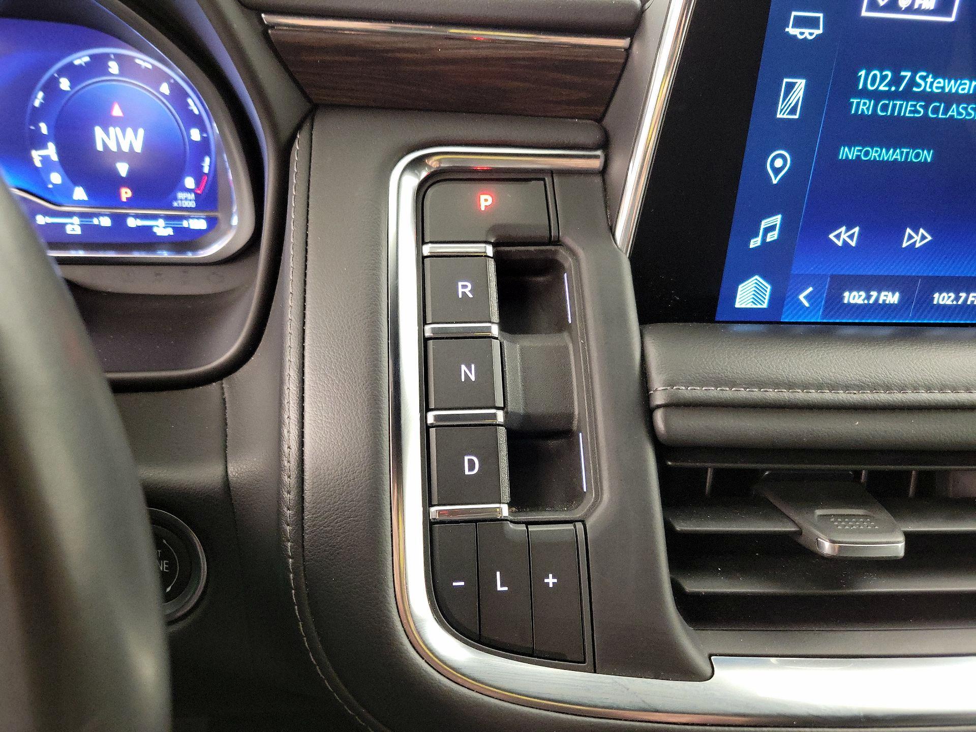 Thumbnail: 2023 Chevrolet Tahoe - 17