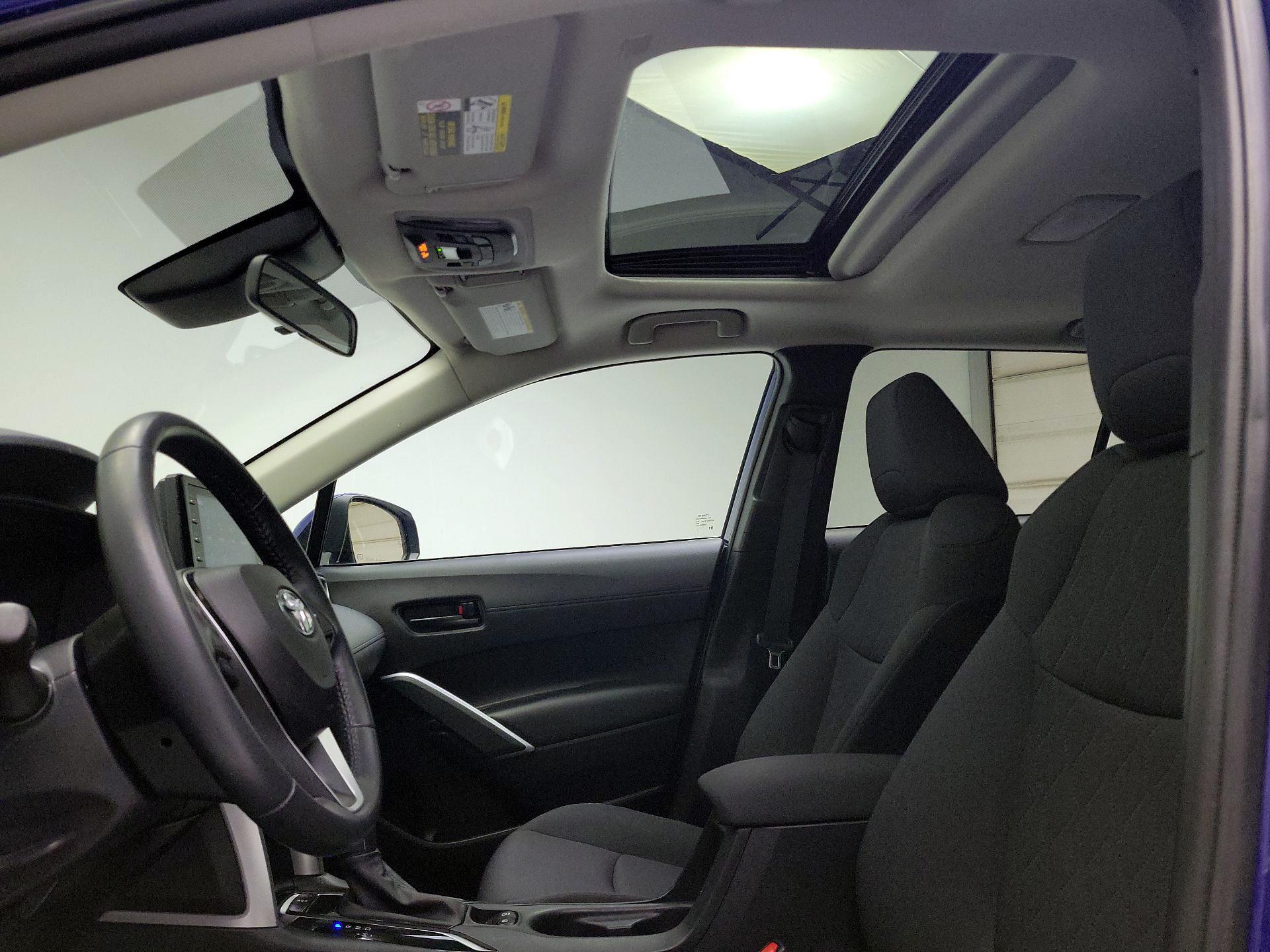 Thumbnail: 2022 Toyota Corolla Cross - 19