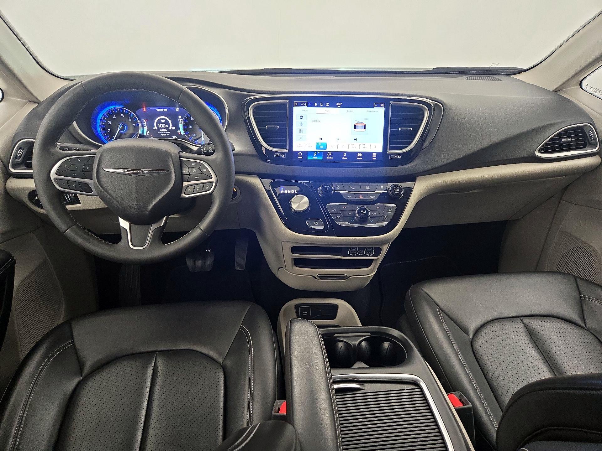 Thumbnail: 2023 Chrysler Pacifica - 9