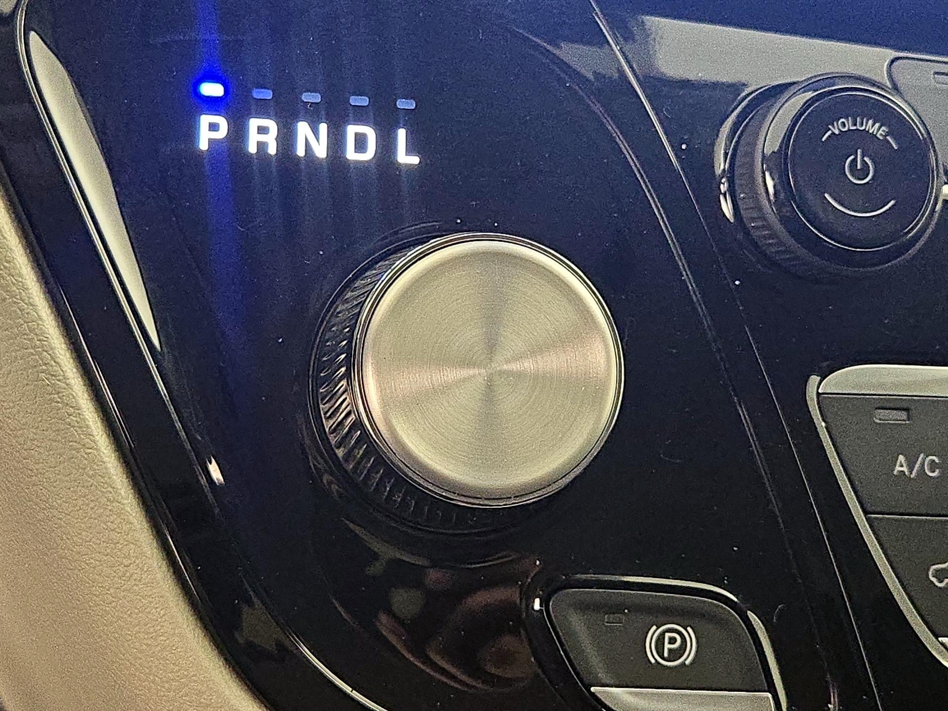 Thumbnail: 2023 Chrysler Pacifica - 17