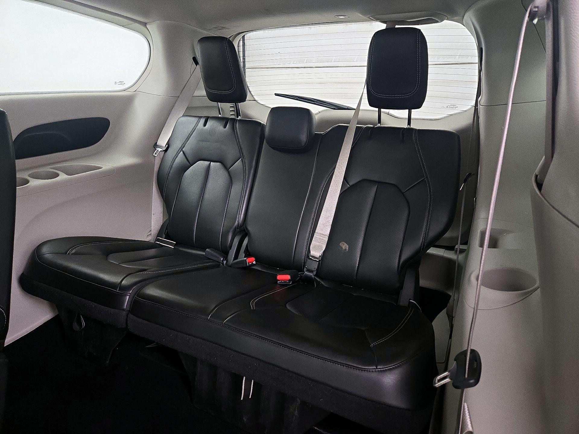 Thumbnail: 2023 Chrysler Pacifica - 20