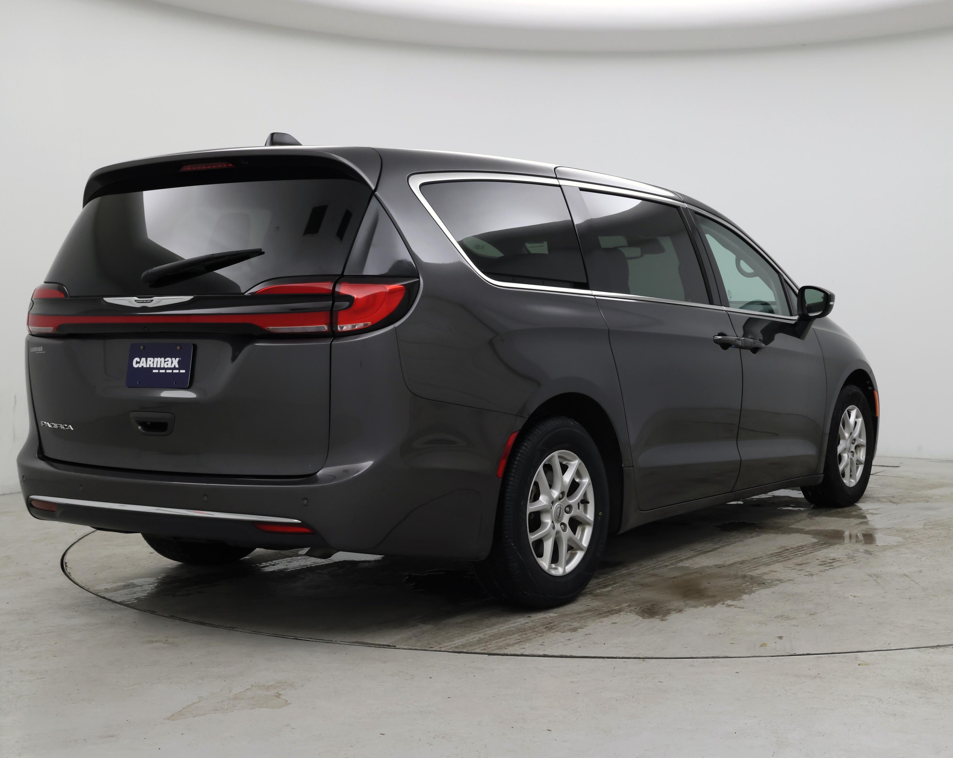 Thumbnail: 2023 Chrysler Pacifica - 8