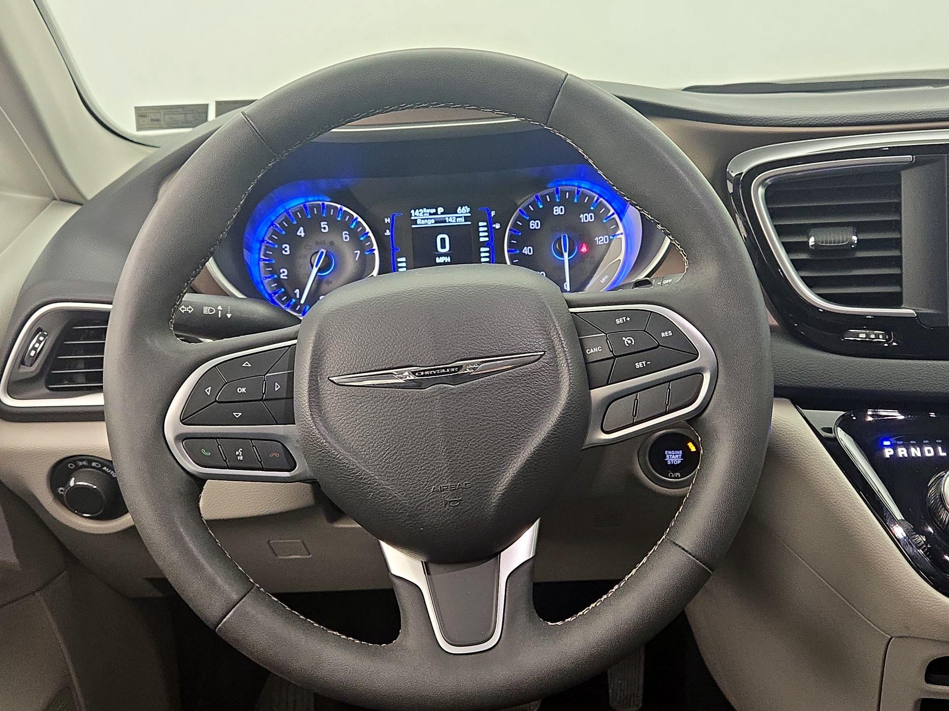 Thumbnail: 2024 Chrysler Voyager - 10