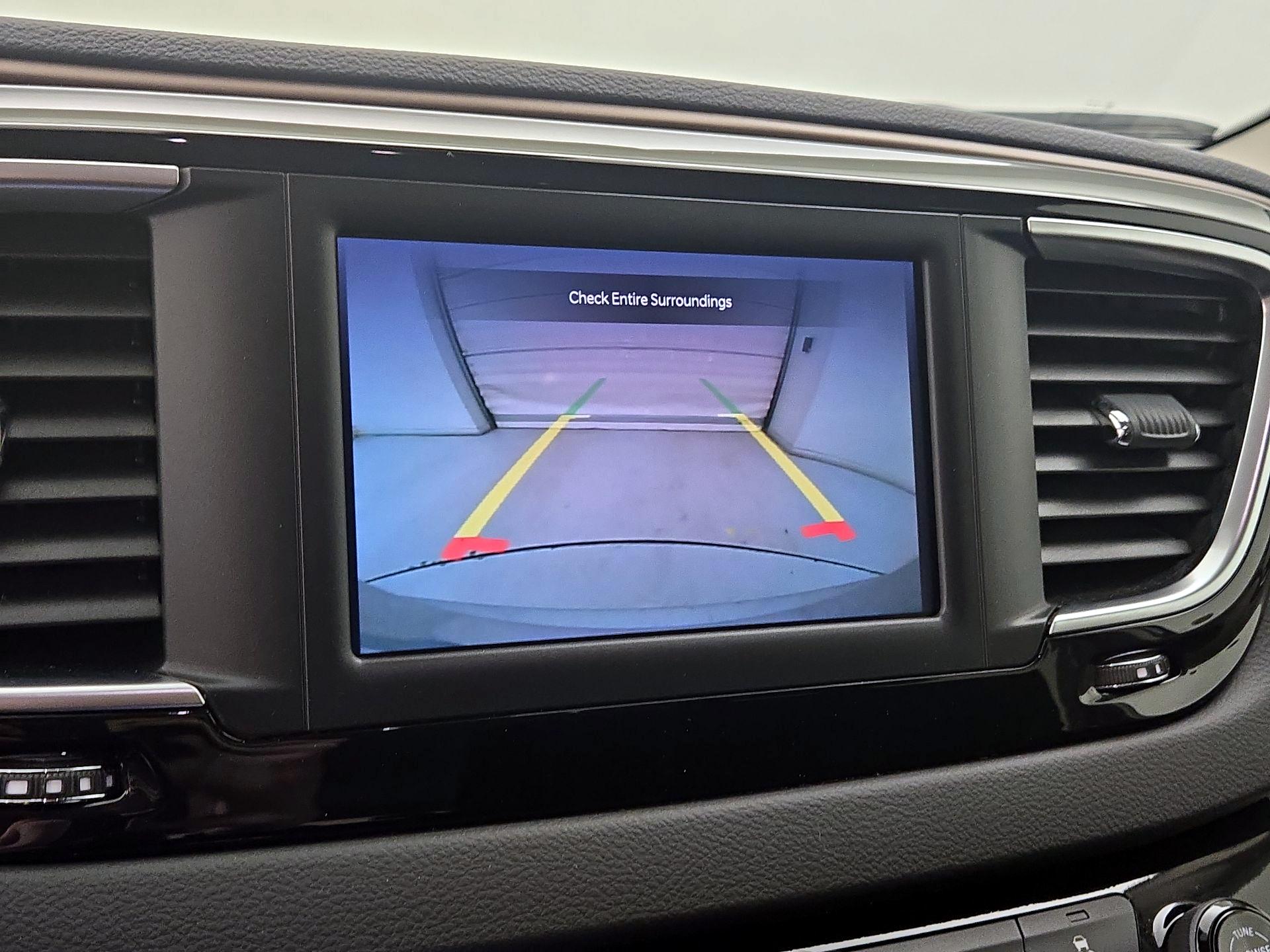 Thumbnail: 2024 Chrysler Voyager - 14