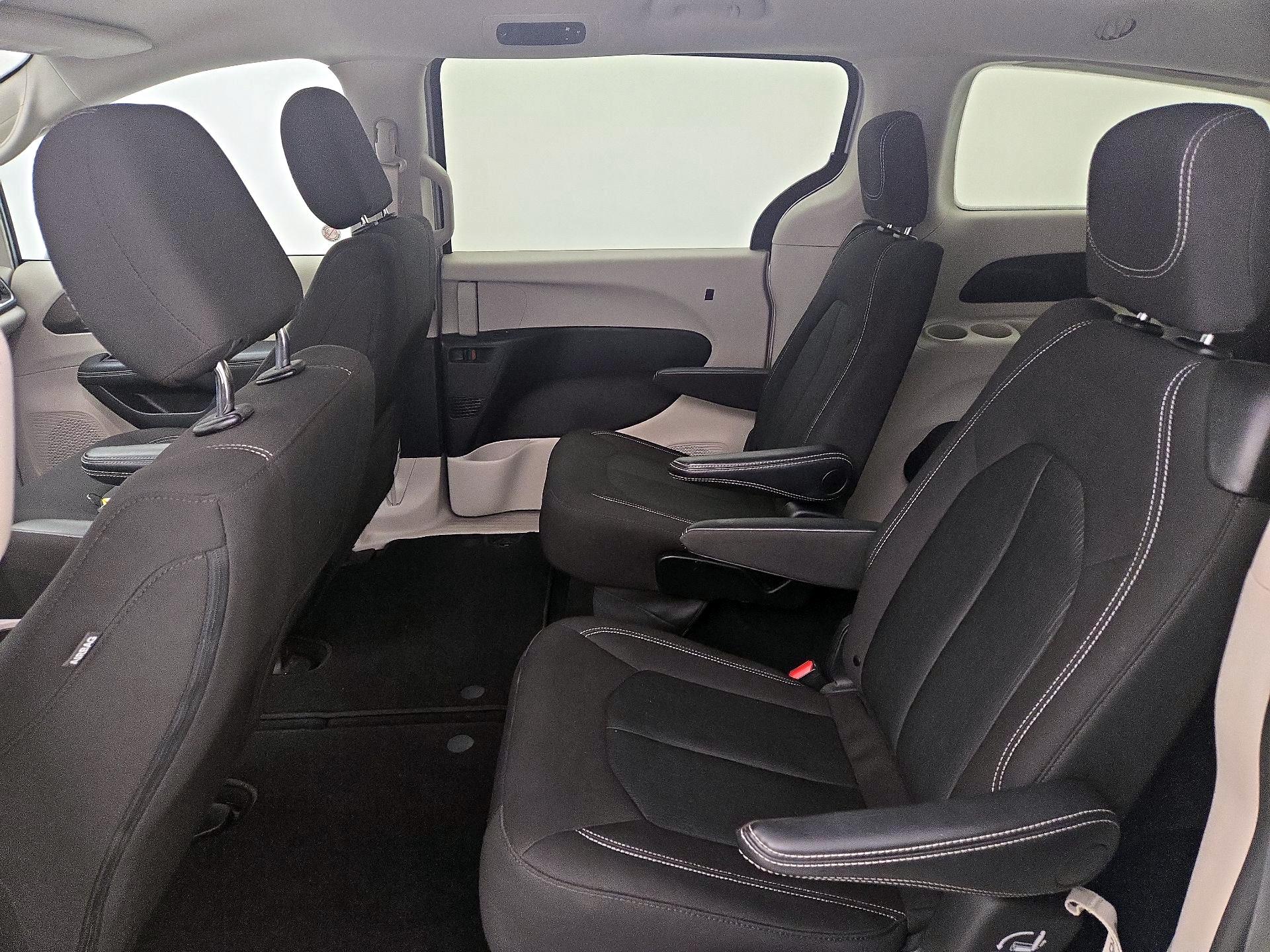 Thumbnail: 2024 Chrysler Voyager - 19