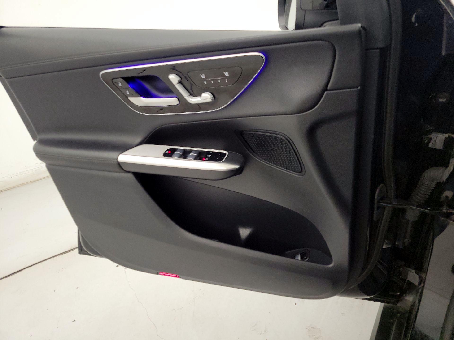 Thumbnail: 2024 Mercedes-Benz GLC - 12