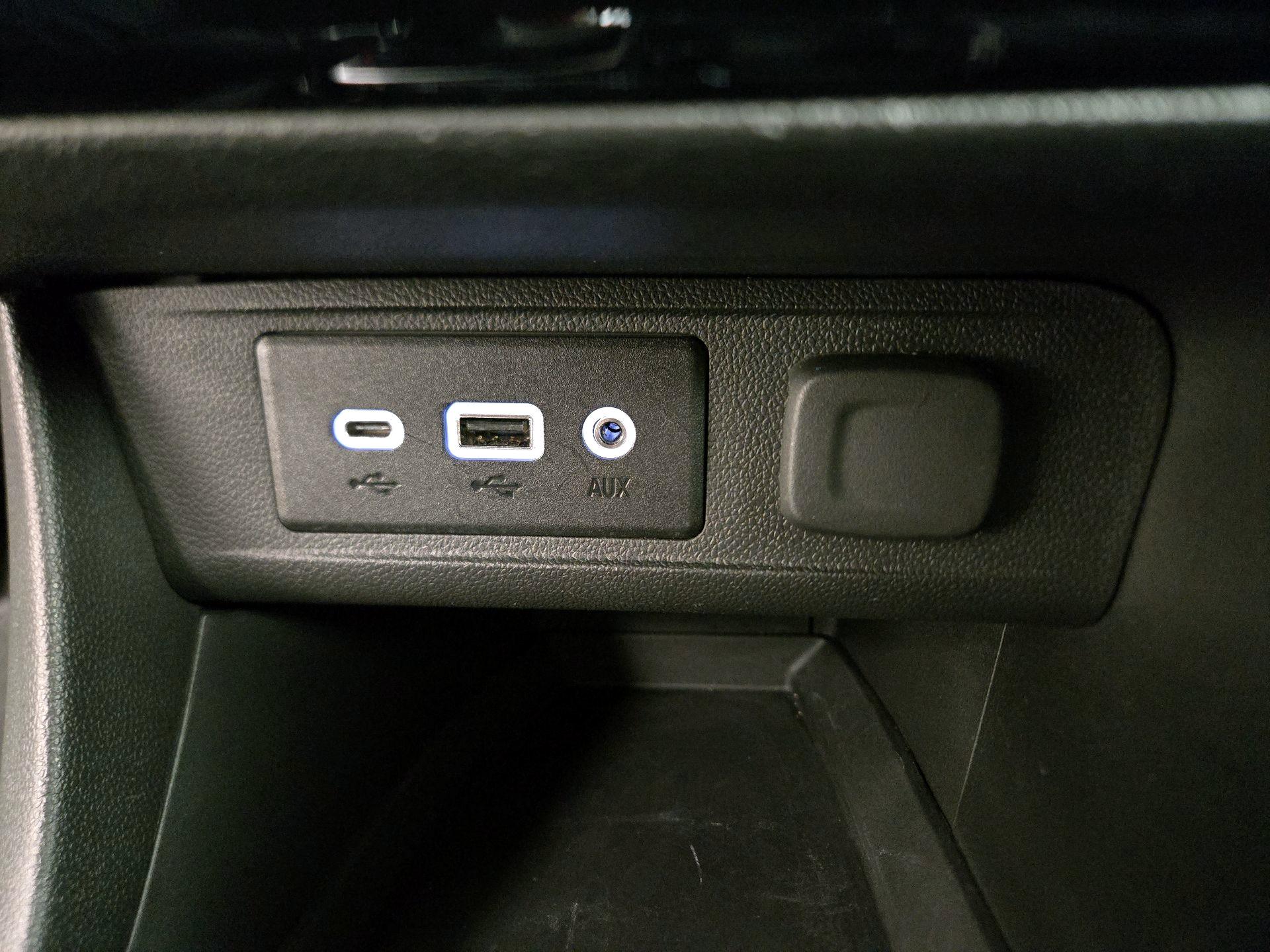 Thumbnail: 2021 Buick Encore GX - 18