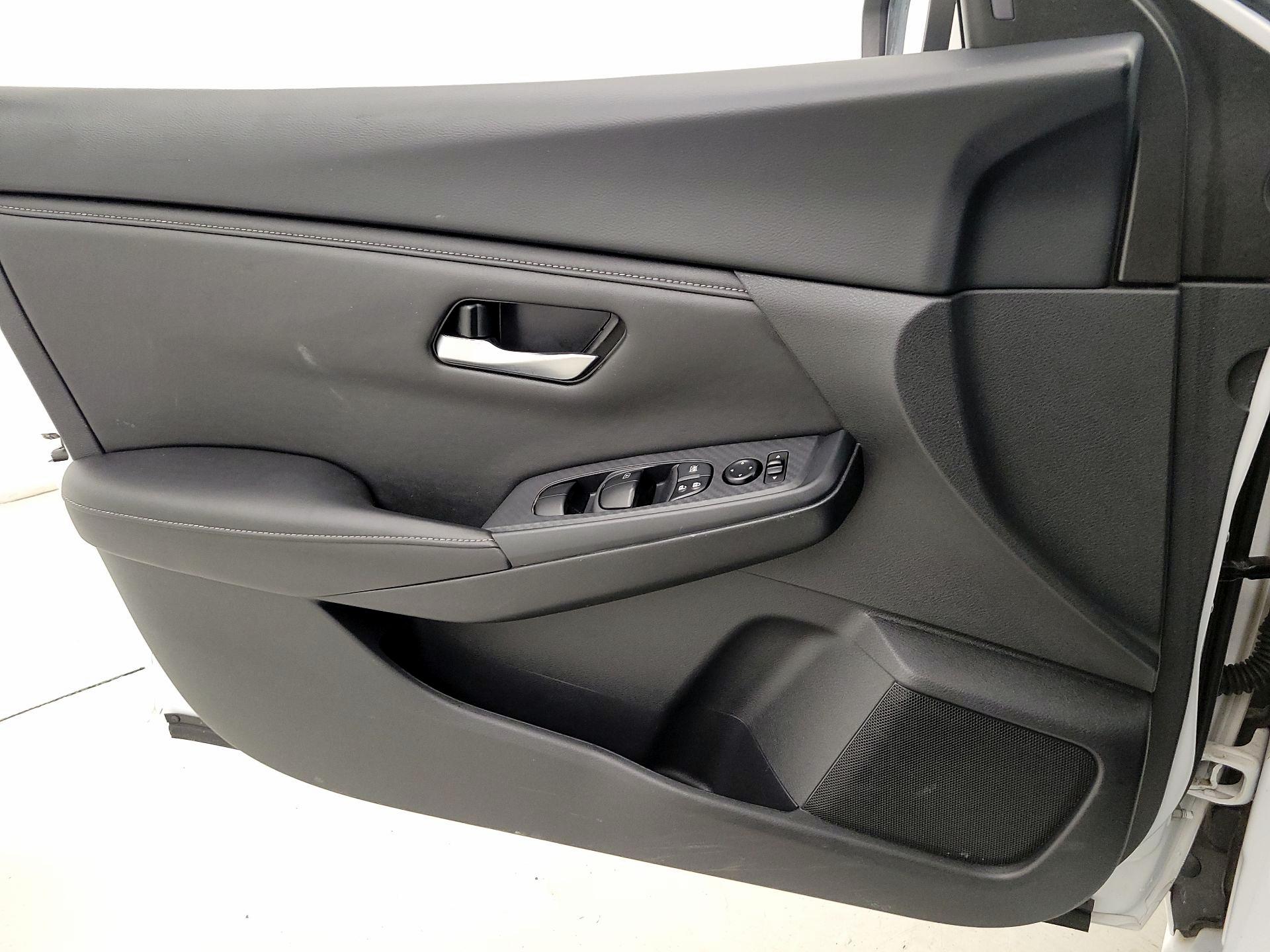 Thumbnail: 2023 Nissan Sentra - 12