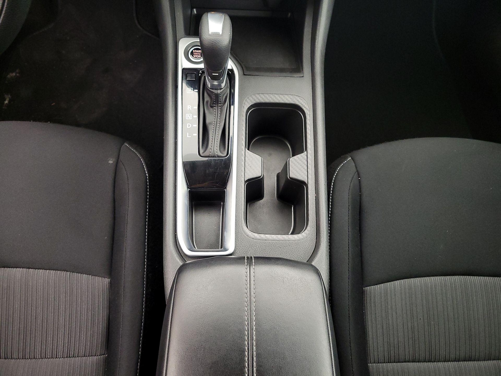 Thumbnail: 2023 Nissan Sentra - 17